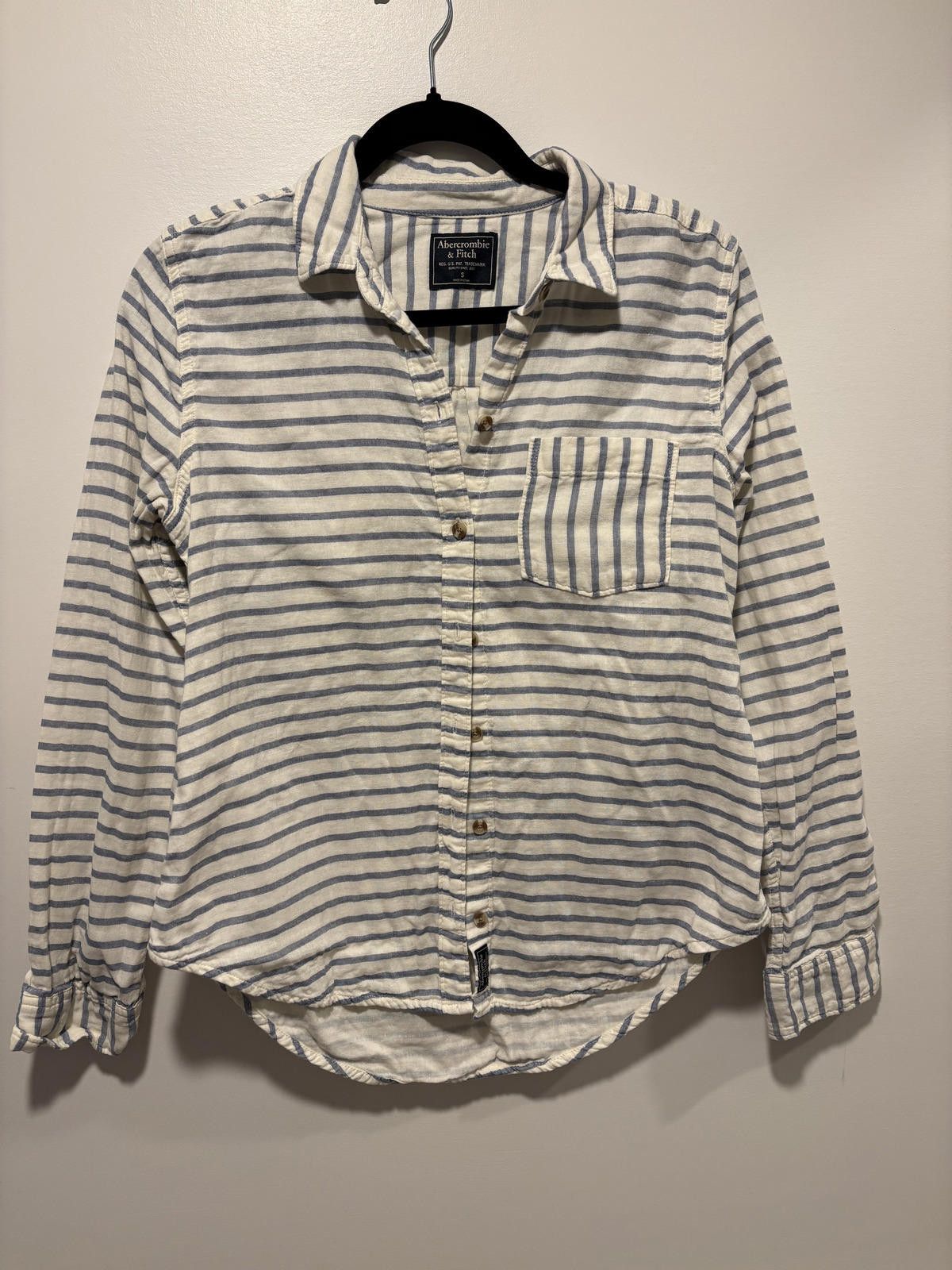 Abercrombie & Fitch Vintage y2k Abercrombie & Fitch Women's Striped Button-Up Size S / US 4 / IT 40 - 2 Thumbnail