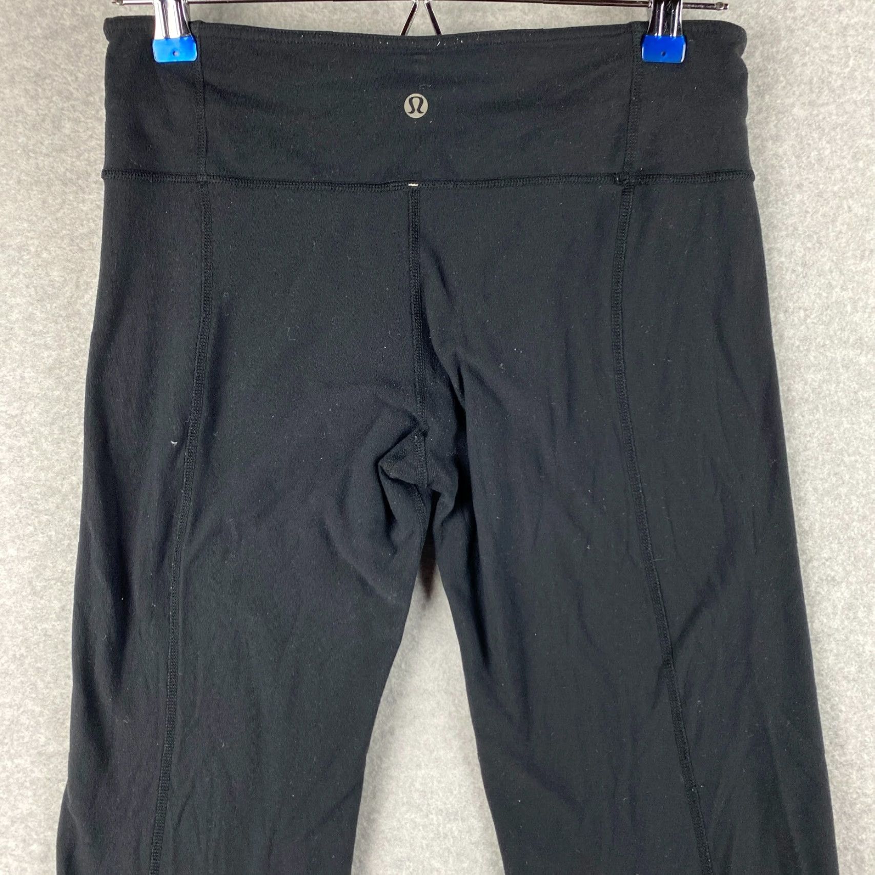 Lululemon Lululemon Capri Pants Womens 6 Black Reversible Double Sided Stretch Yoga Capri Pants Black Womens 6 Lululemon Athleisure Yoga Running {Vintage: No} Size 28" / US 6 / IT 42 - 2 Thumbnail
