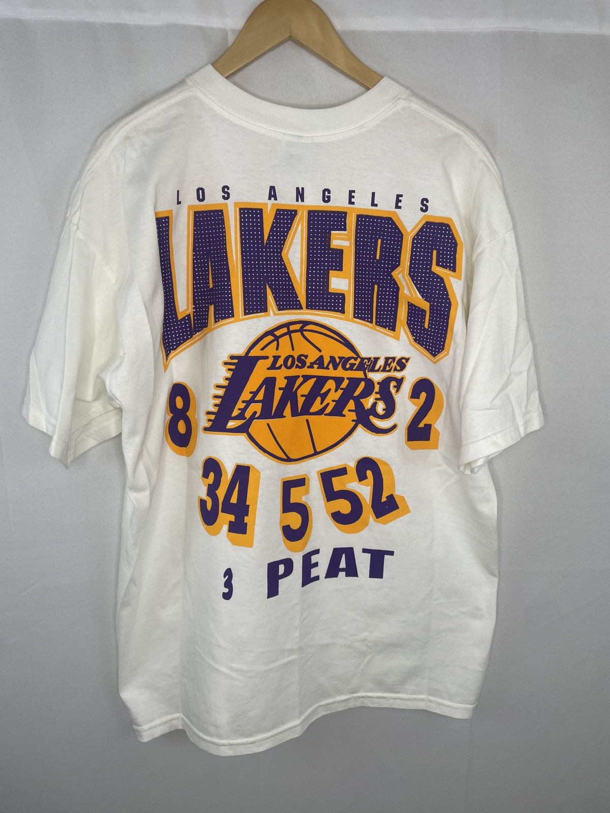 Vintage Lakers Dynasty Tee Size US XL / EU 56 / 4 - 3 Thumbnail