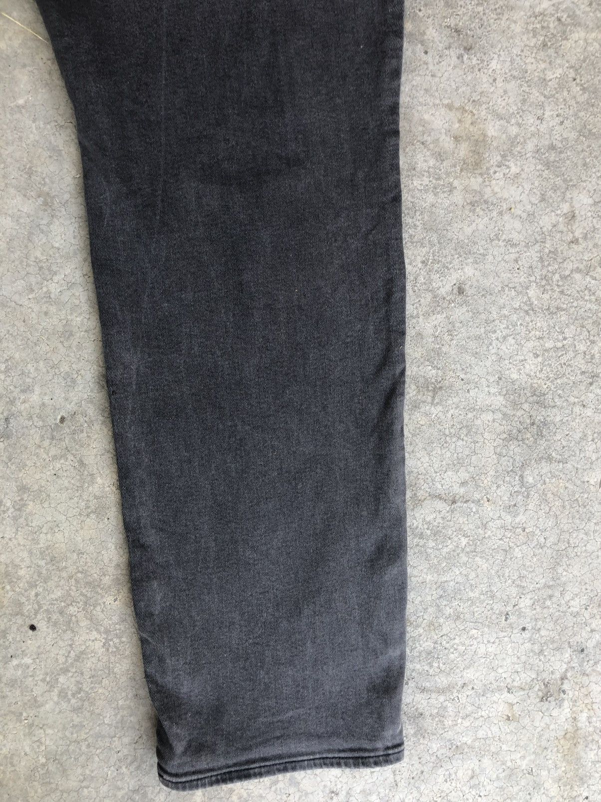 GU × Undercover Undercover x Gu Distressed Slim Jeans Size US 33 - 14 Thumbnail