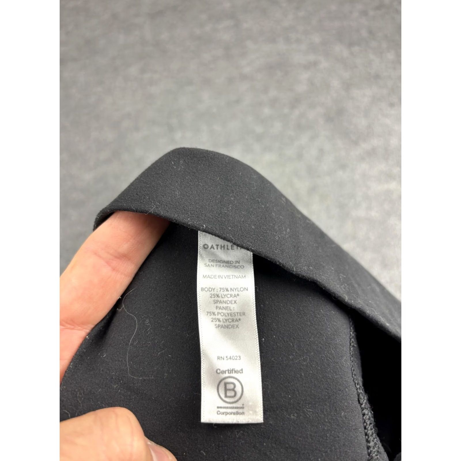 Athleta Athleta Leggings Womens Small Black Salutation Stash Pocket 7/8 Yoga Size 28" / US 6 / IT 42 - 7 Thumbnail