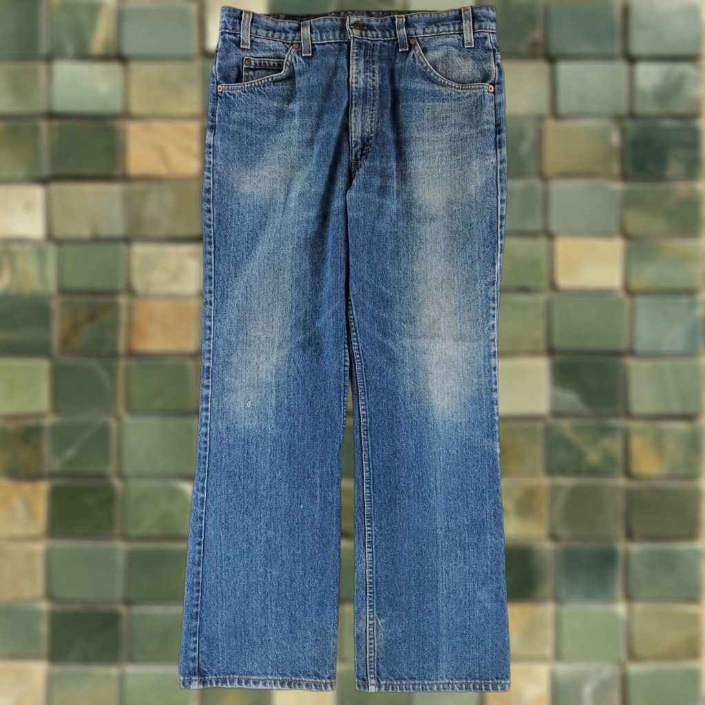 Levi's VINTAGE Levi's 517 Jeans Boots Cut Blue 90s Made USA Mens 35x30 Inseam 30 Whiskering Fade Size US 35 - 1 Thumbnail