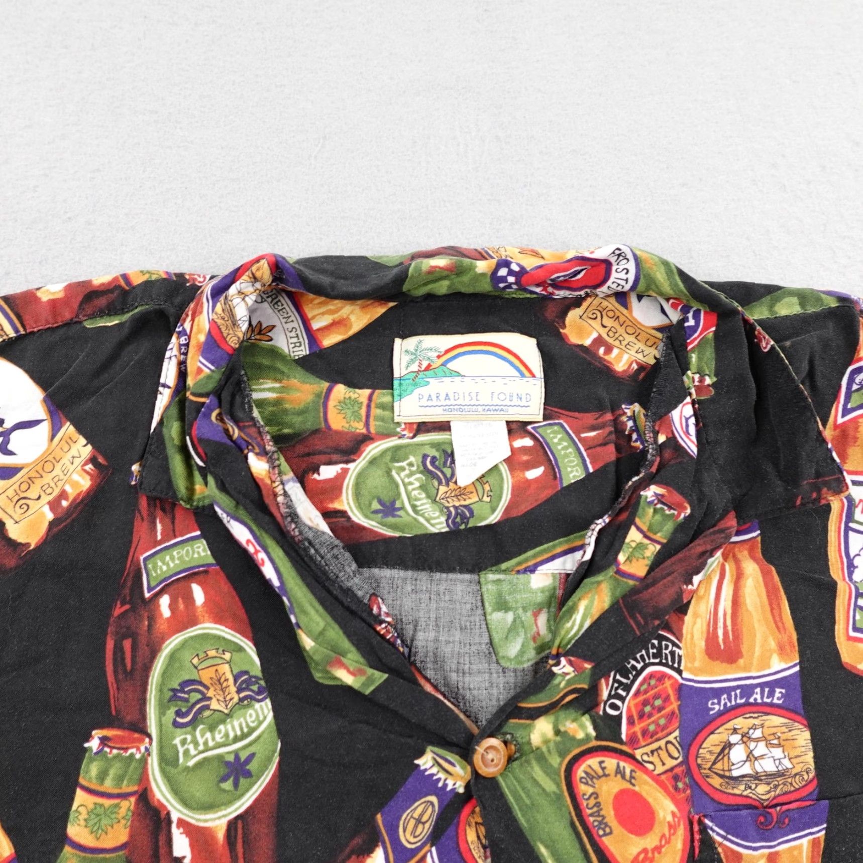 Paradise Found VINTAGE Paradise Found Hawaiian Shirt Mens Large Beer Bottle Aloha Camp Beach, Button-Up, Short Sleeve, Graphic Print, Black Size US L / EU 52-54 / 3 - 2 Thumbnail