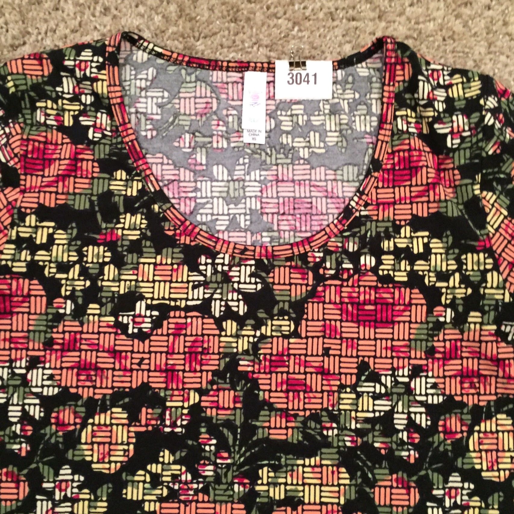 Vintage LuLaRoe Shirt Womens XS Pink Floral Short Sleeve T-Shirt Irma Tunic Everyday Casual Womens XS Pink Floral Short Sleeve LuLaRoe Irma Shrt Size XS / US 0-2 / IT 36-38 - 3 Thumbnail