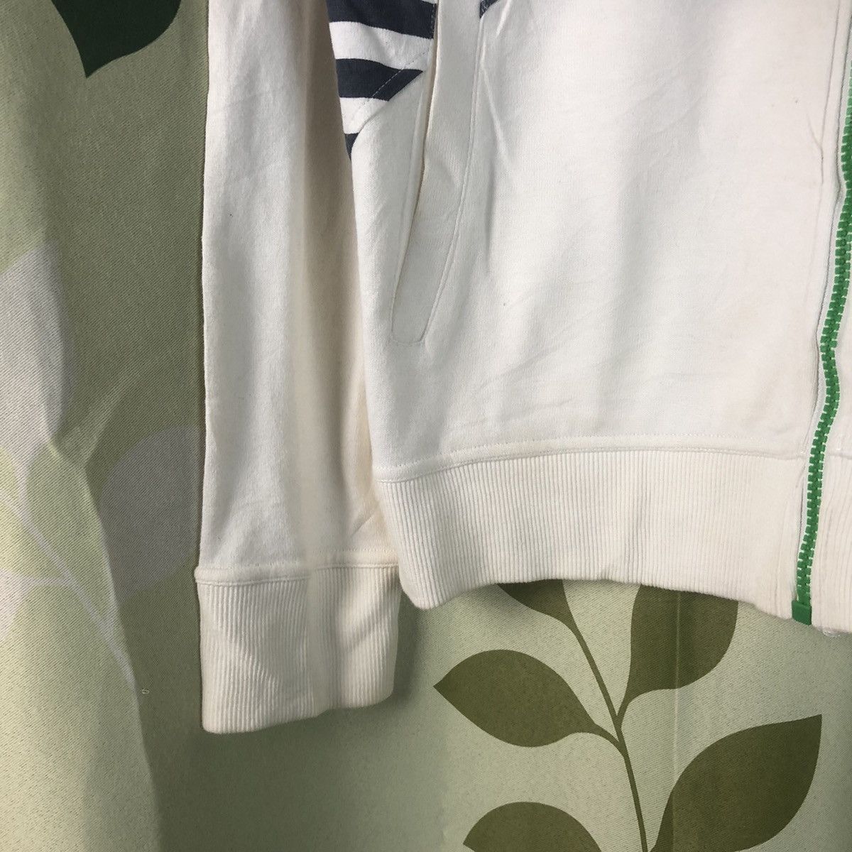 Quiksilver D Quiksilver vintage White sweater #7433 Size US L / EU 52-54 / 3 - 9 Thumbnail