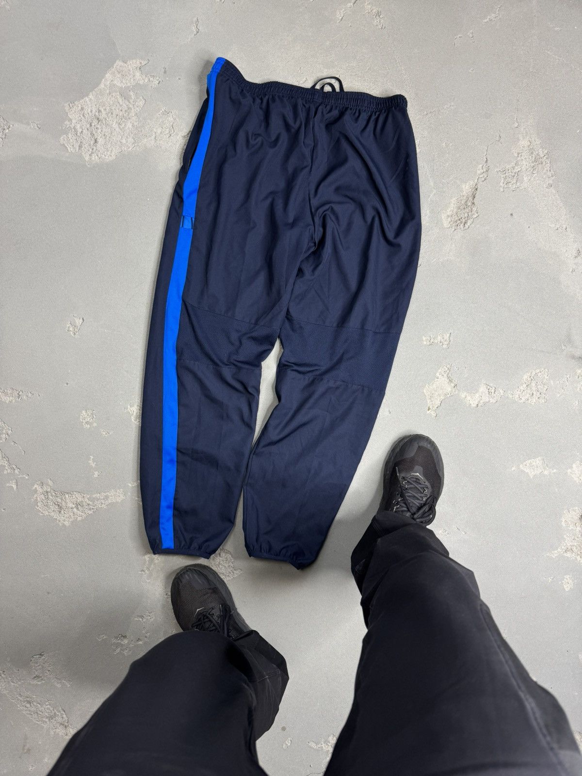 Nike × Vintage BARCELONA VINTAGE NIKE TRAINING WIND RUNNER TRACK PANTS Size US 34 / EU 50 - 2 Thumbnail