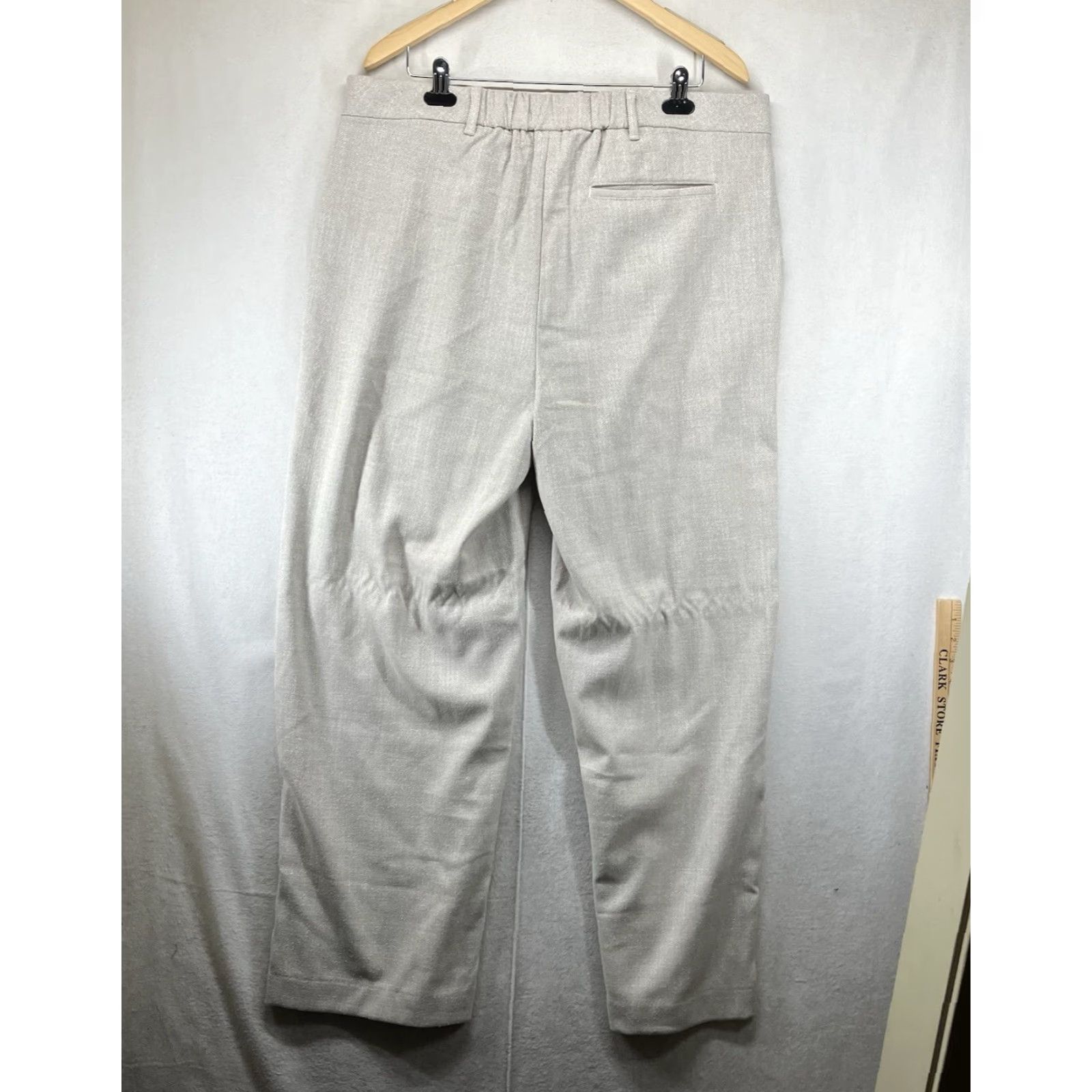 Old Navy Old Navy Pants Wide-Leg NWT XL Extra High Rise Beige 30.5 Inseam Pleated Pockets Relaxed A Line Casual Travel Women Size 40" / US 18 - 2 Thumbnail