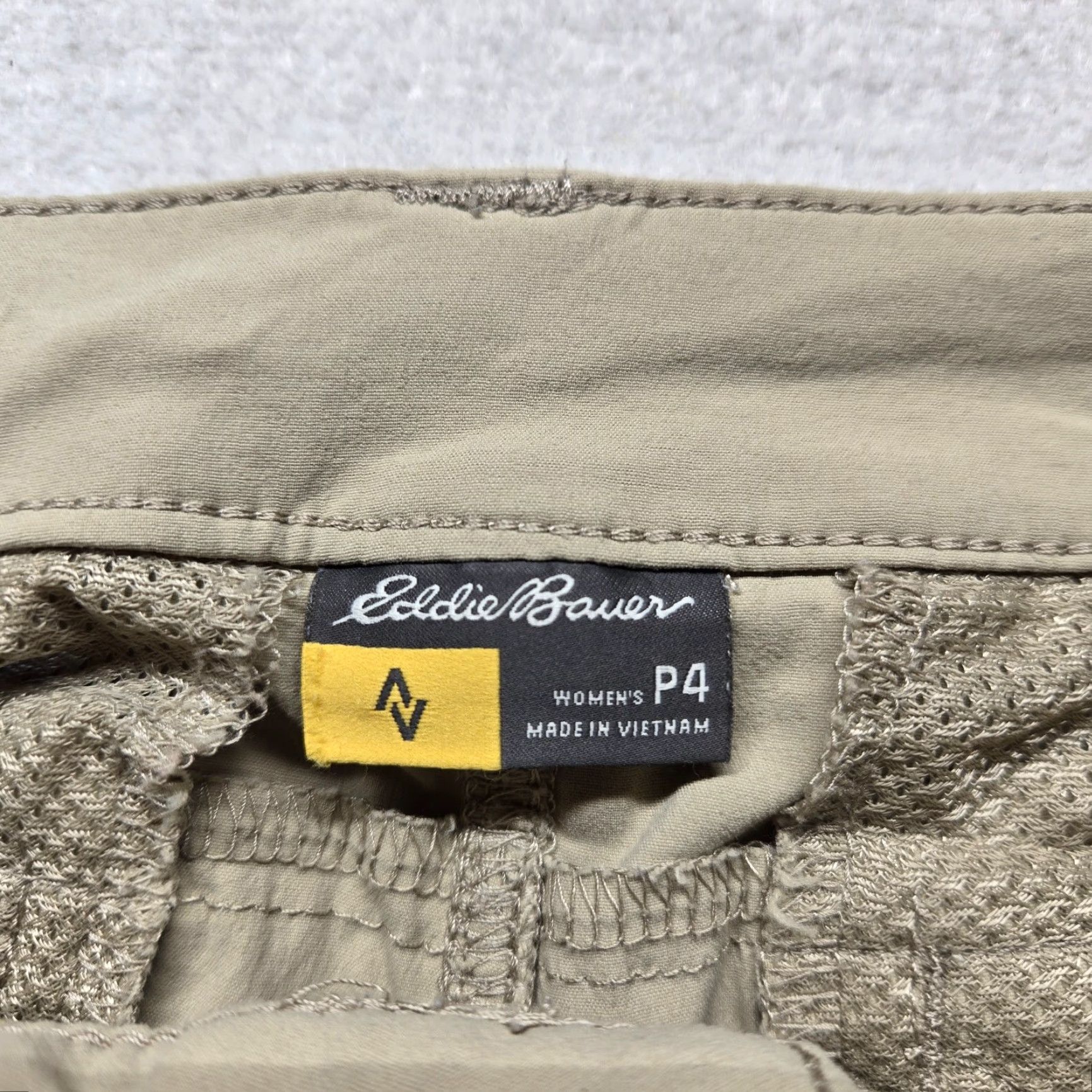 Eddie Bauer EDDIE BAUER Pants Cargo Cropped Khaki Brown 4P Women Adult Tapered Pockets Casual Outdoor Shoes? Size 27" / US 4 / IT 40 - 3 Thumbnail