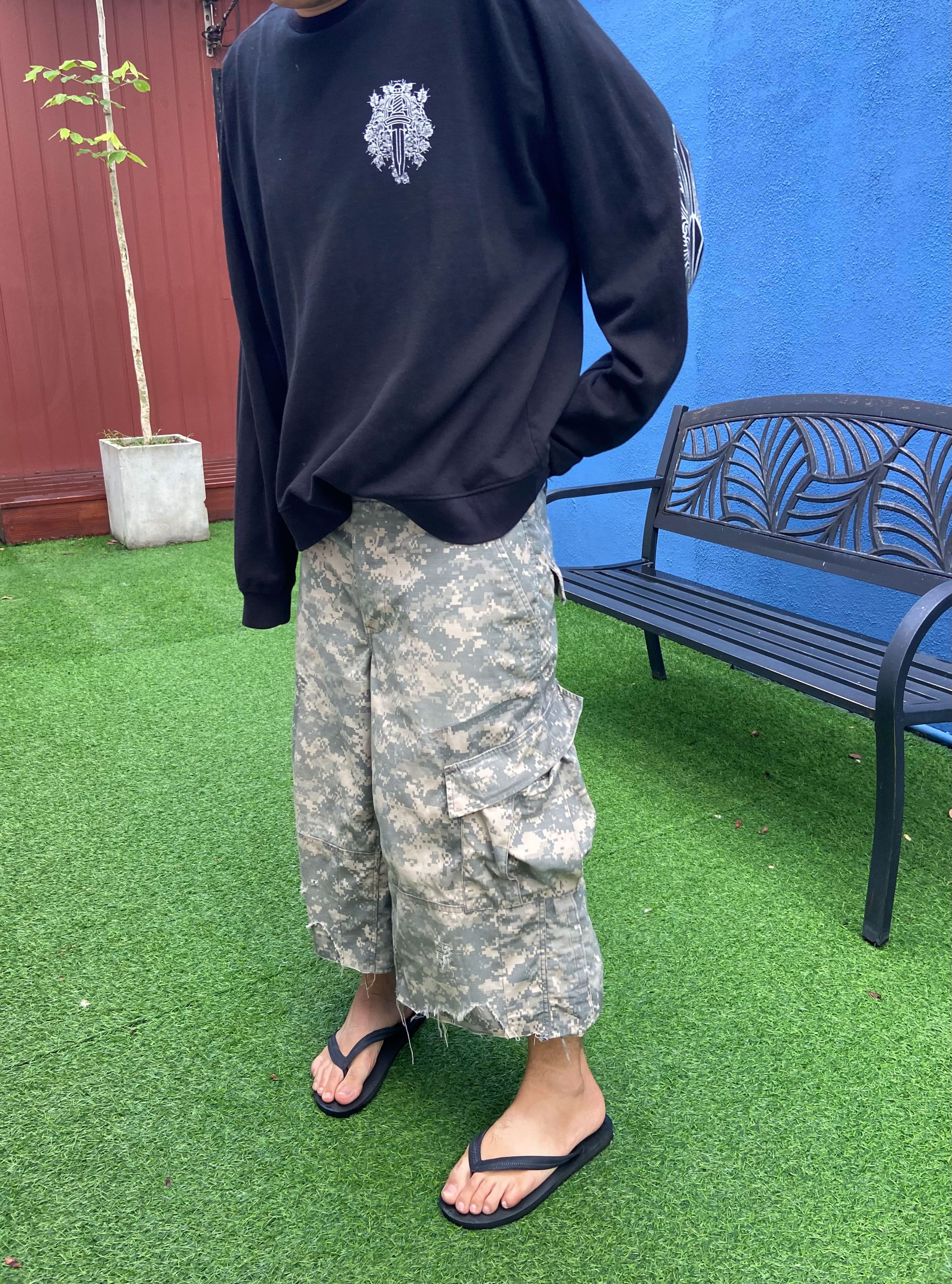 Vintage Vintage PIXELCAMO Cargo Shorts Size US 34 / EU 50 - 10 Thumbnail