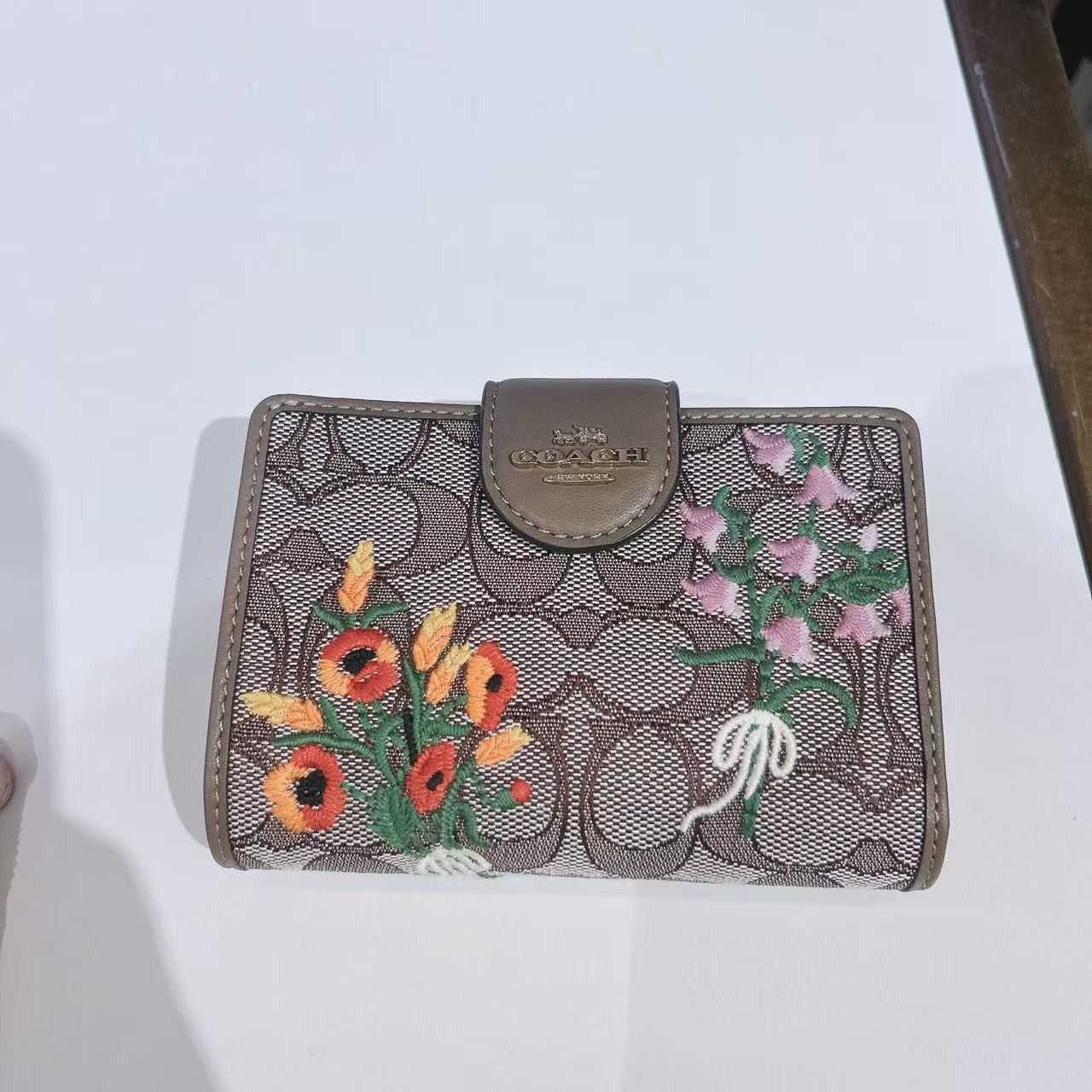 Coach Medium Corner Zip Wallet With Floral Embroidery CEC32 Size ONE SIZE - 4 Thumbnail