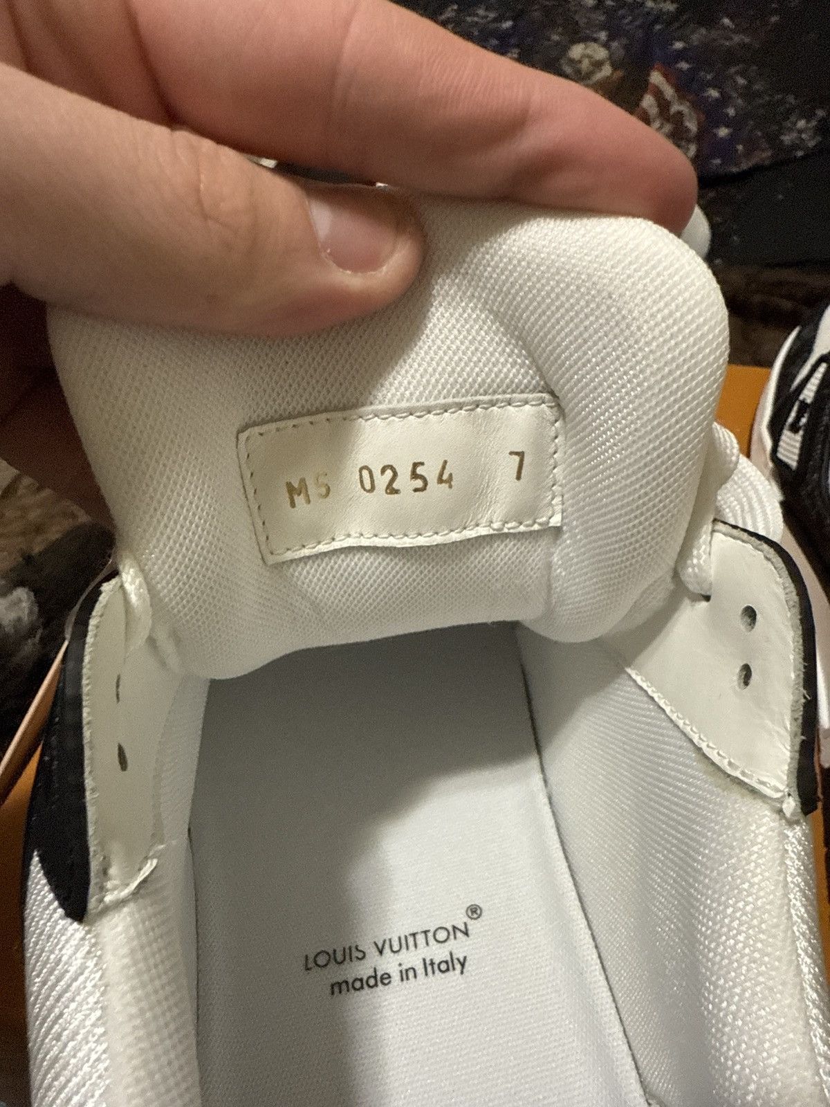Louis Vuitton LOUIS VUTTION WHITE/BLACK TRAINER Size US 9.5 / EU 42-43 - 4 Thumbnail
