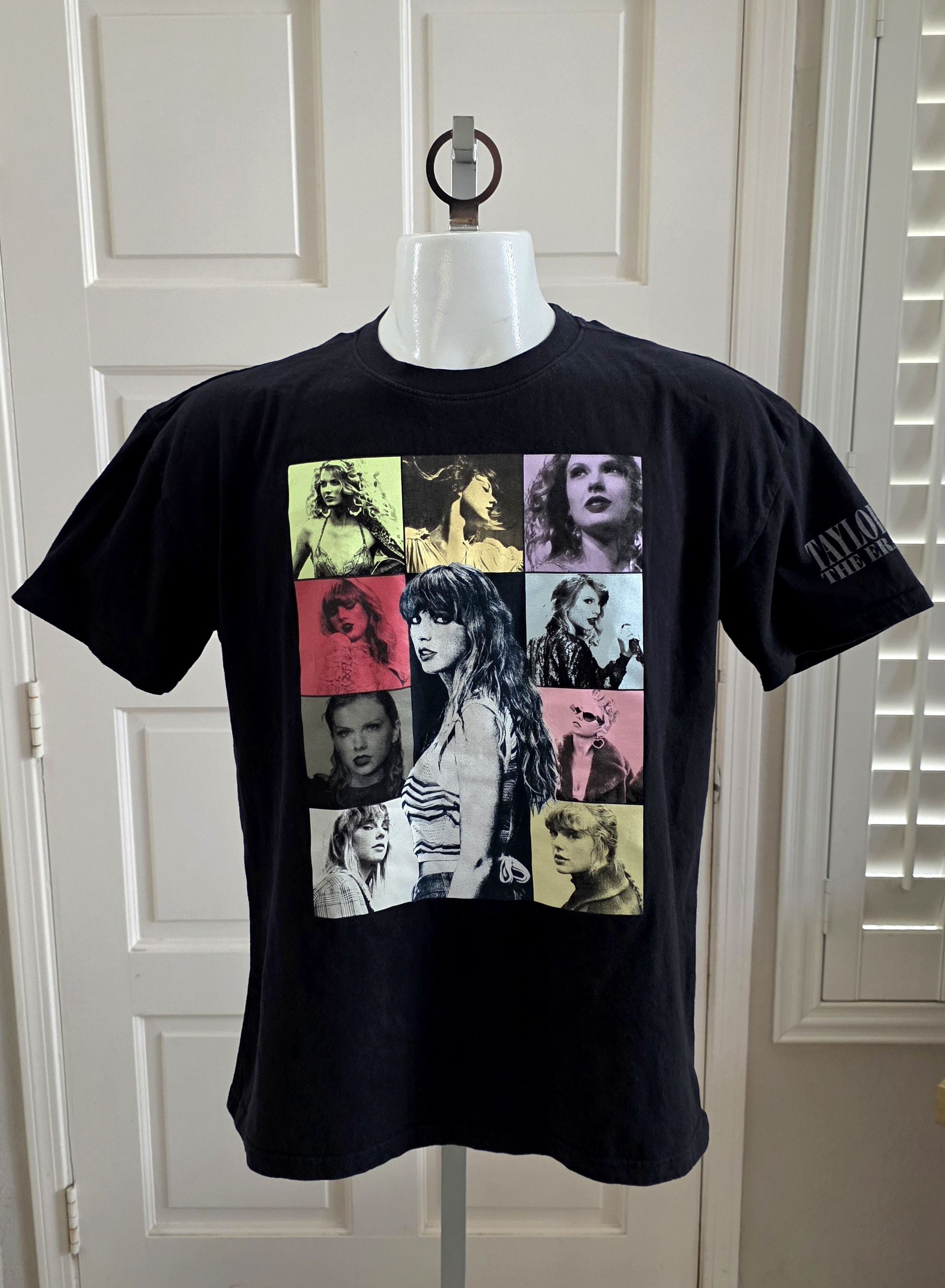 Other Taylor Swift The Eras Tour Black Official 2023-2024 Small Size S / US 4 / IT 40 - 1 Thumbnail