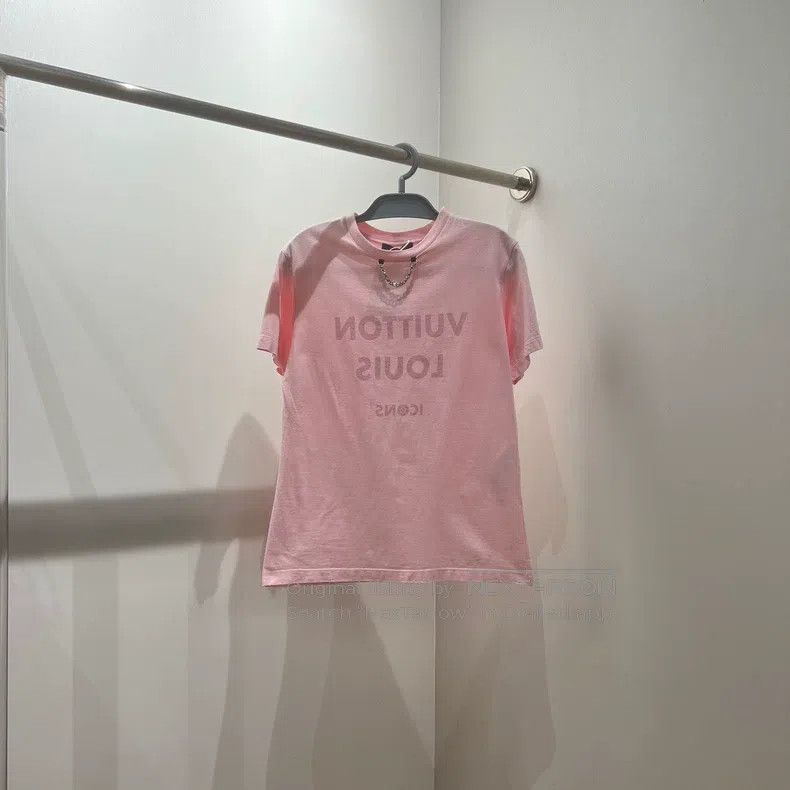 Louis Vuitton Louis Vuitton SS432 Slogan Letter Chain Short Sleeve Size S / US 4 / IT 40 - 1 Thumbnail