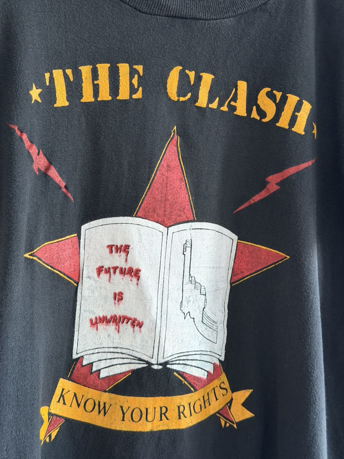 Vintage VINTAGE 80s THE CLASH PUNK ROCK BOOTLEG T-SHIRT Size US M / EU 48-50 / 2 - 2 Thumbnail
