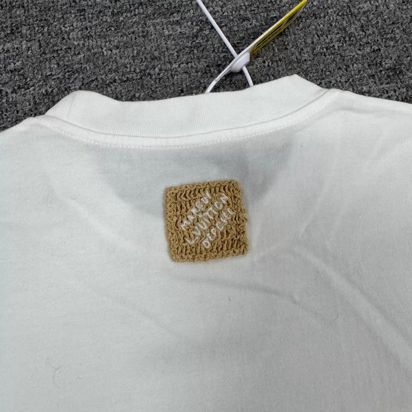 Louis Vuitton LV Straw Letter Logo Short Tee White S 99 New Size US S / EU 44-46 / 1 - 5 Thumbnail