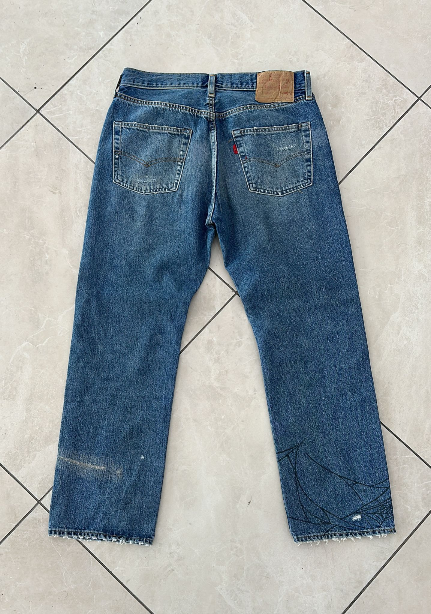 Levi's Vintage Clothing LVC Levi's Vintage Clothing 1984 501XX Tangled Web Jeans Size US 32 / EU 48 - 2 Thumbnail