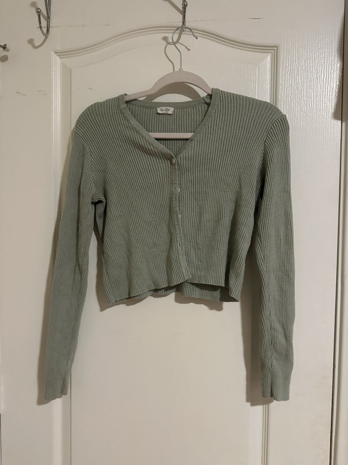Brandy Melville Brandy melville cropped cardigan Size S / US 4 / IT 40 - 1 Thumbnail
