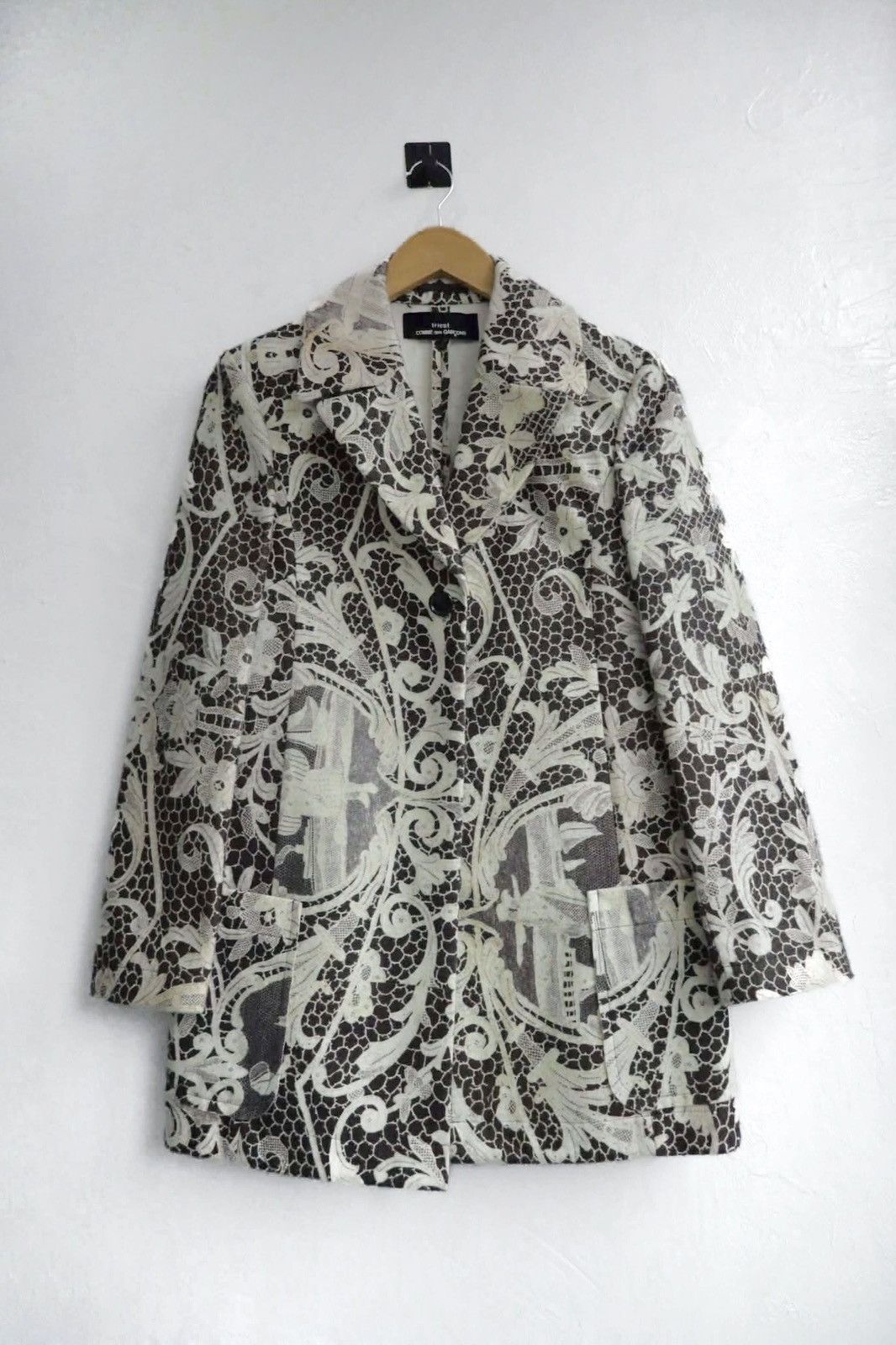 Comme des Garcons Comme Des Garcons 2000’s Crochet Floral Blazer Size US S / EU 44-46 / 1 - 1 Thumbnail