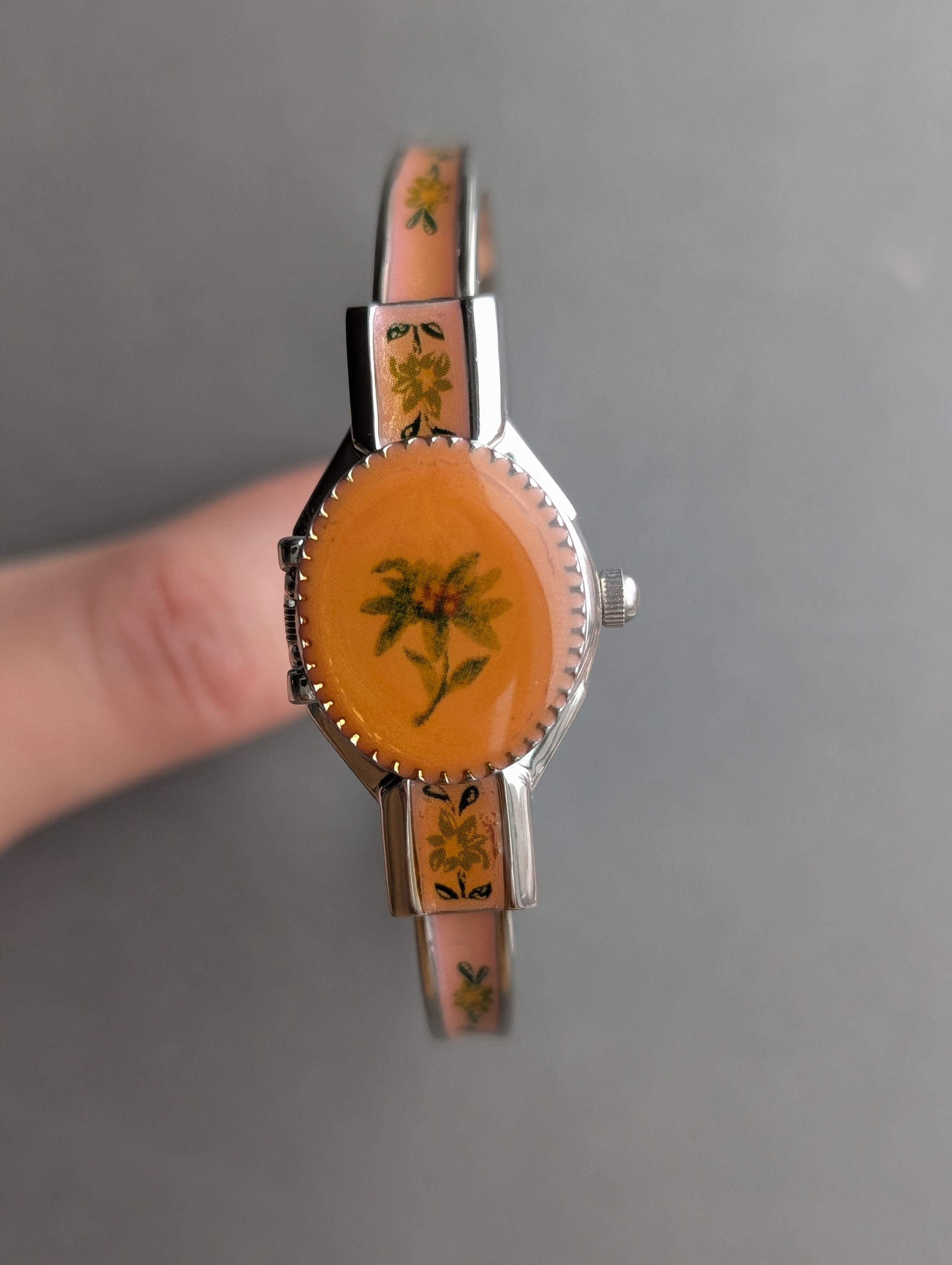 Japanese Brand Vintage Peek-A-Boo Enamel Watch Bangle Size ONE SIZE - 3 Thumbnail