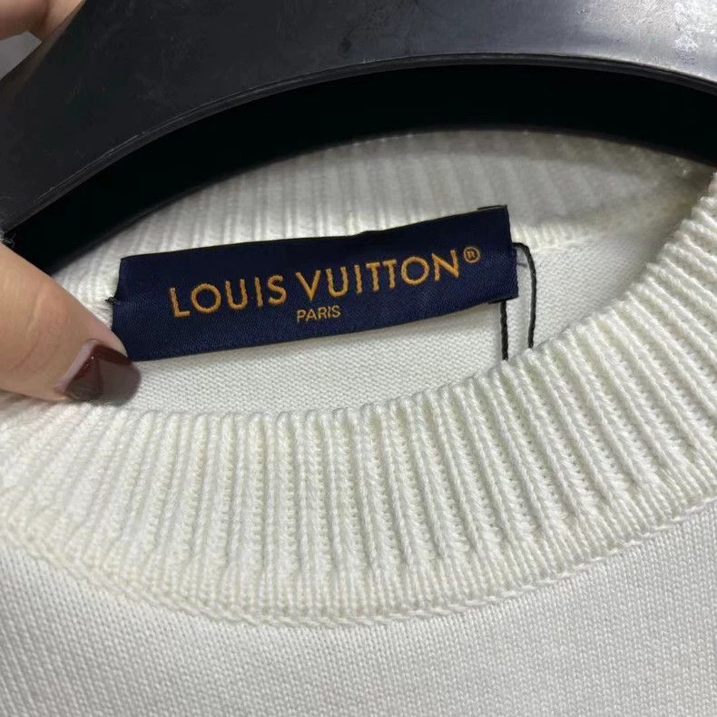 Louis Vuitton Latest Louis Vuitton Embroidered Logo Short Sleeve T-Shirt- Size US XL / EU 56 / 4 - 4 Thumbnail