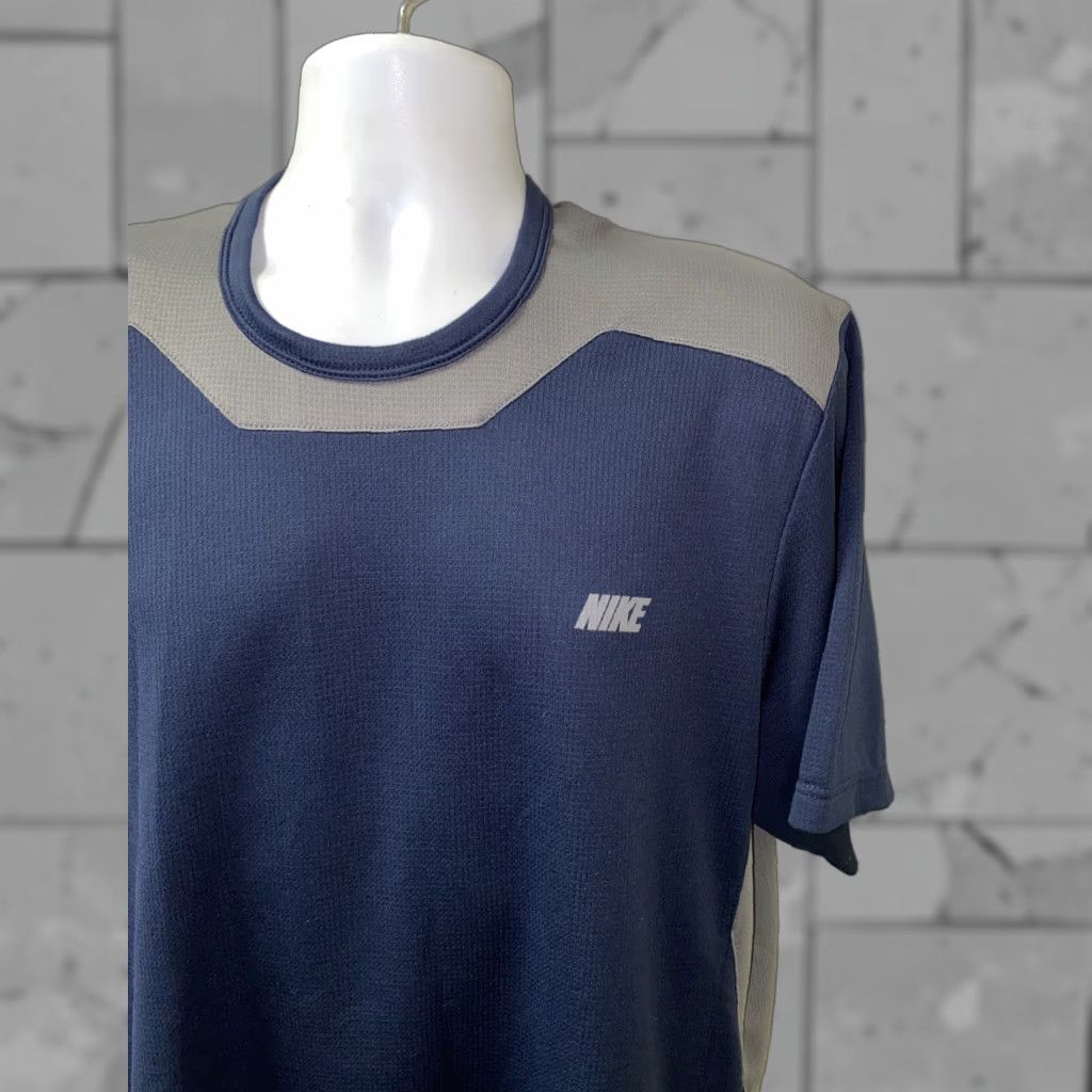 Nike Nike Sportswear T-Shirt Mens XL Blue Gray Short Sleeve Athletic Activewear Size US XL / EU 56 / 4 - 1 Thumbnail