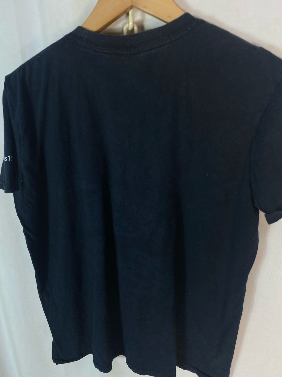 Gildan × Microsoft Alien wave windows 10 pro tshirt by gildan Size US M / EU 48-50 / 2 - 7 Thumbnail