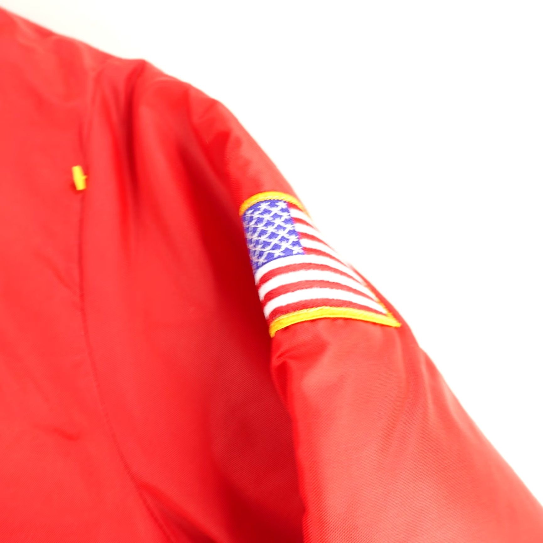 Vintage VINTAGE DeLong Jacket Men XL Red Fresno California Baseball Quilted Coat 80s Bomber Windproof Insulated USA Flag Sports 80s Mens XL Red FX Size US XL / EU 56 / 4 - 4 Thumbnail
