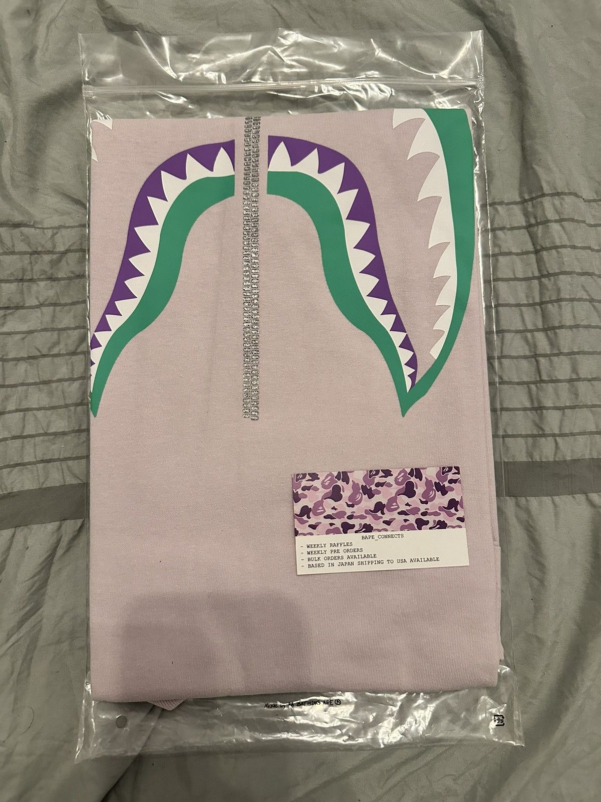 Bape Bape shark logo Tee Size US M / EU 48-50 / 2 - 4 Thumbnail
