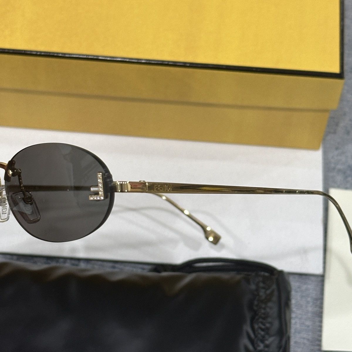 Fendi FENDI FE4075US 30A SUNGLASSES Size ONE SIZE - 4 Thumbnail
