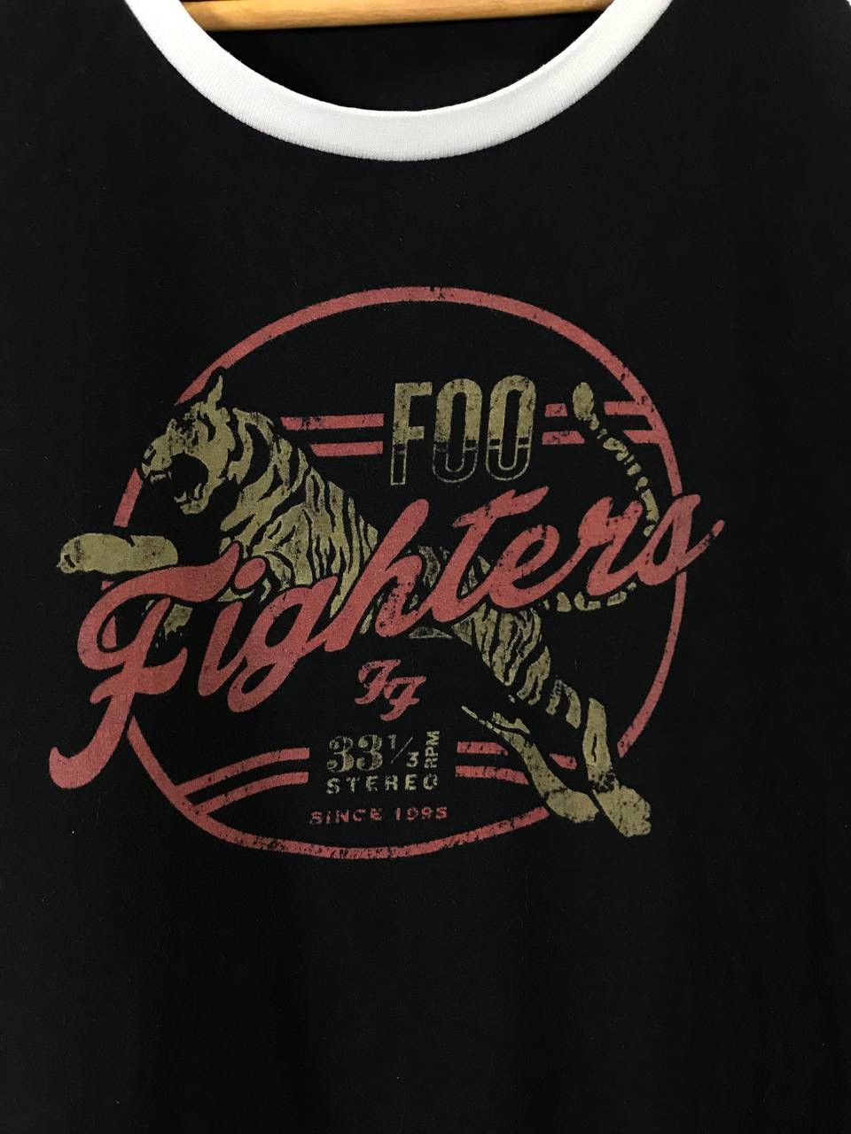Band Tees Foo Fighters band tee Size US M / EU 48-50 / 2 - 3 Thumbnail