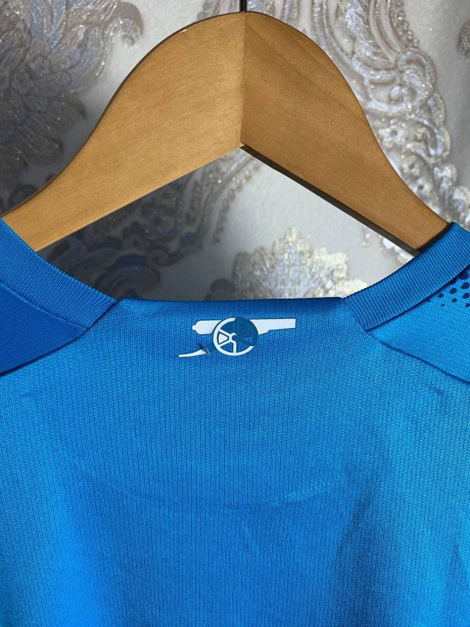 Puma VINTAGE PUMA FC ARSENAL LONDON ENGLAND SOCCER JERSEY Y2K 90s Size US L / EU 52-54 / 3 - 10 Thumbnail
