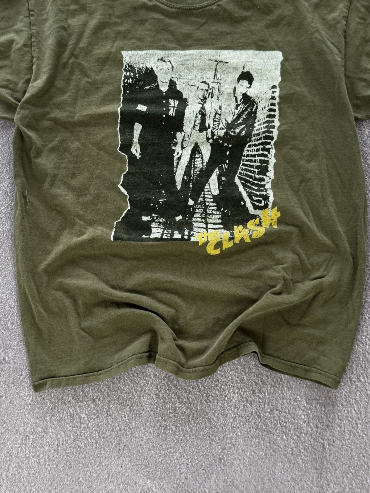 Band Tees Y2k The Clash Band Tee Men's Size L Size US L / EU 52-54 / 3 - 3 Thumbnail