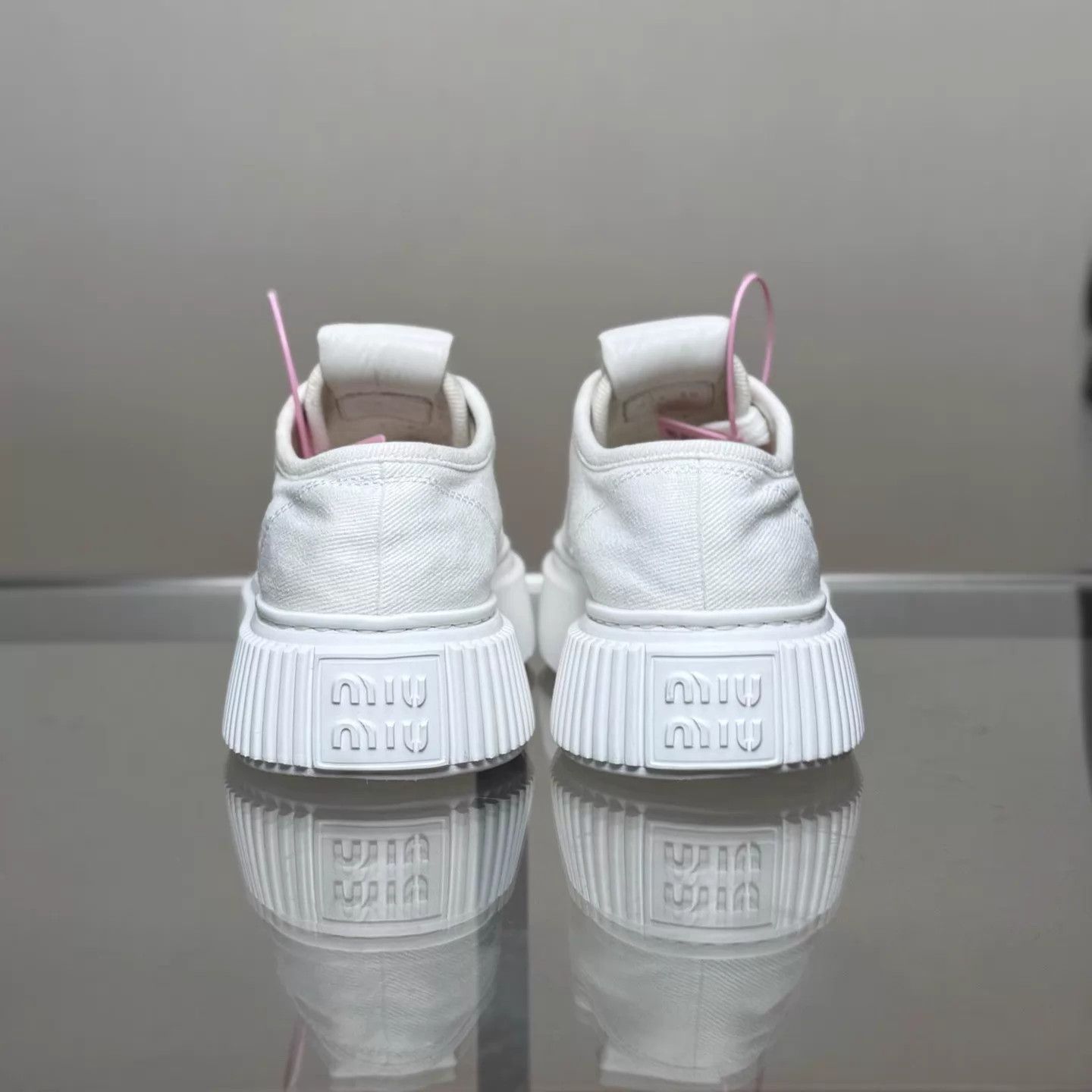 Miu Miu MIU MIU White Canvas Platform Biscuit Shoes Size 38 Size US 7.5 / IT 37.5 - 4 Thumbnail