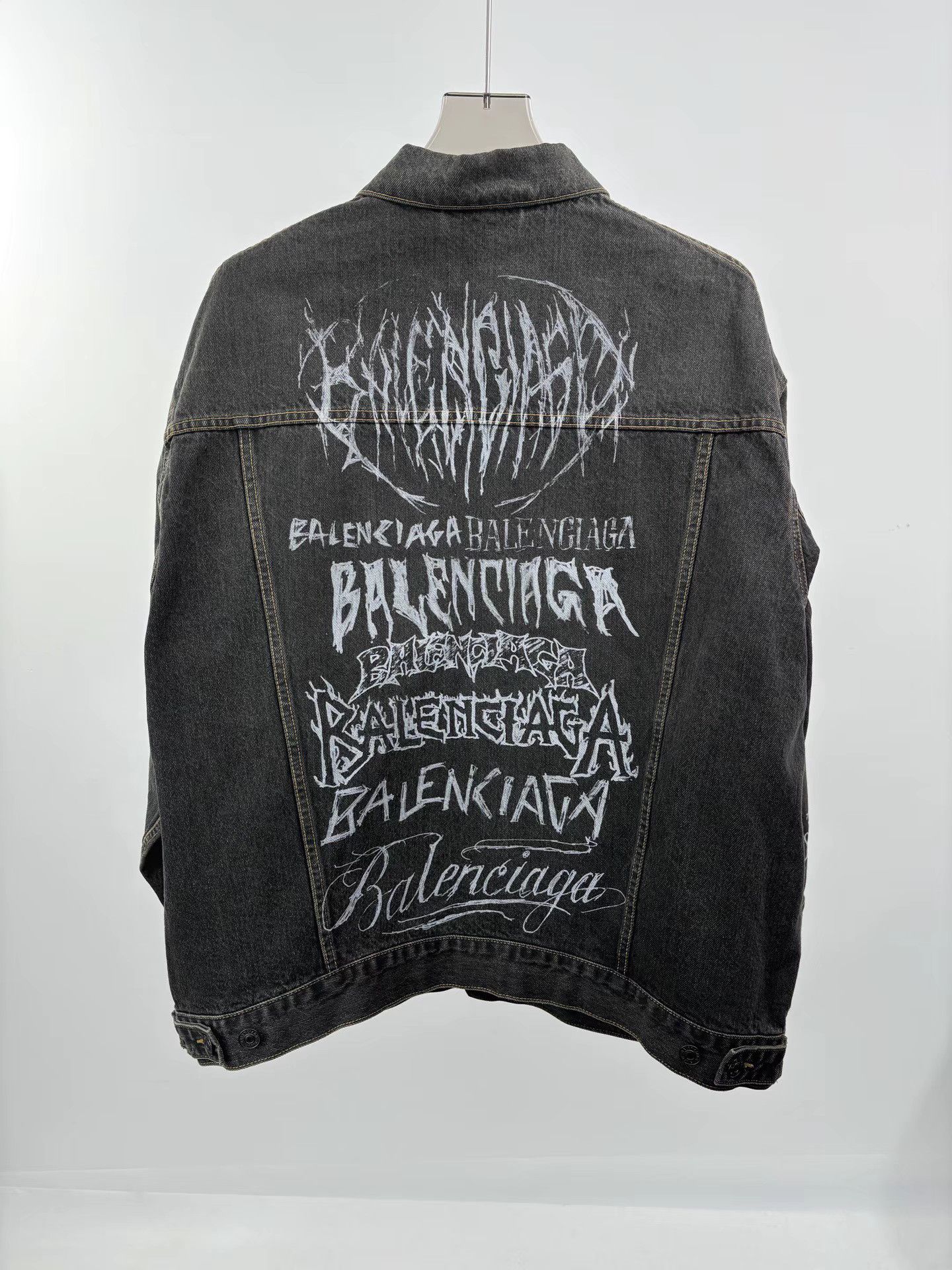 Balenciaga BALENCIAGA Sanskrit Graffiti Denim Jacket Size US S / EU 44-46 / 1 - 2 Thumbnail