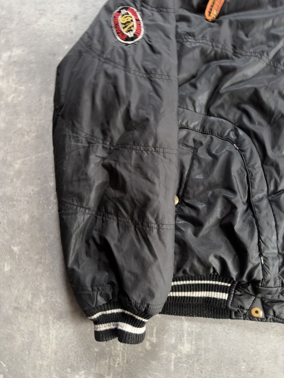 Akademiks Akademiks Faux Fur Hooded Baggy Patches Bomber Jacket L Size US L / EU 52-54 / 3 - 8 Thumbnail