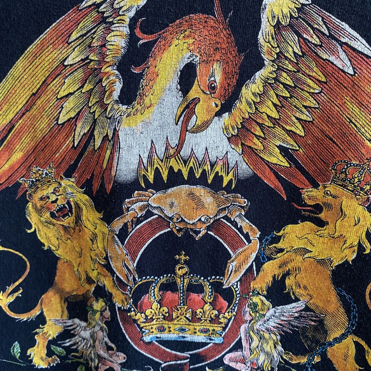 Band Tees Vintage Queen 2013 Big logo graphic band tee Size US M / EU 48-50 / 2 - 3 Thumbnail