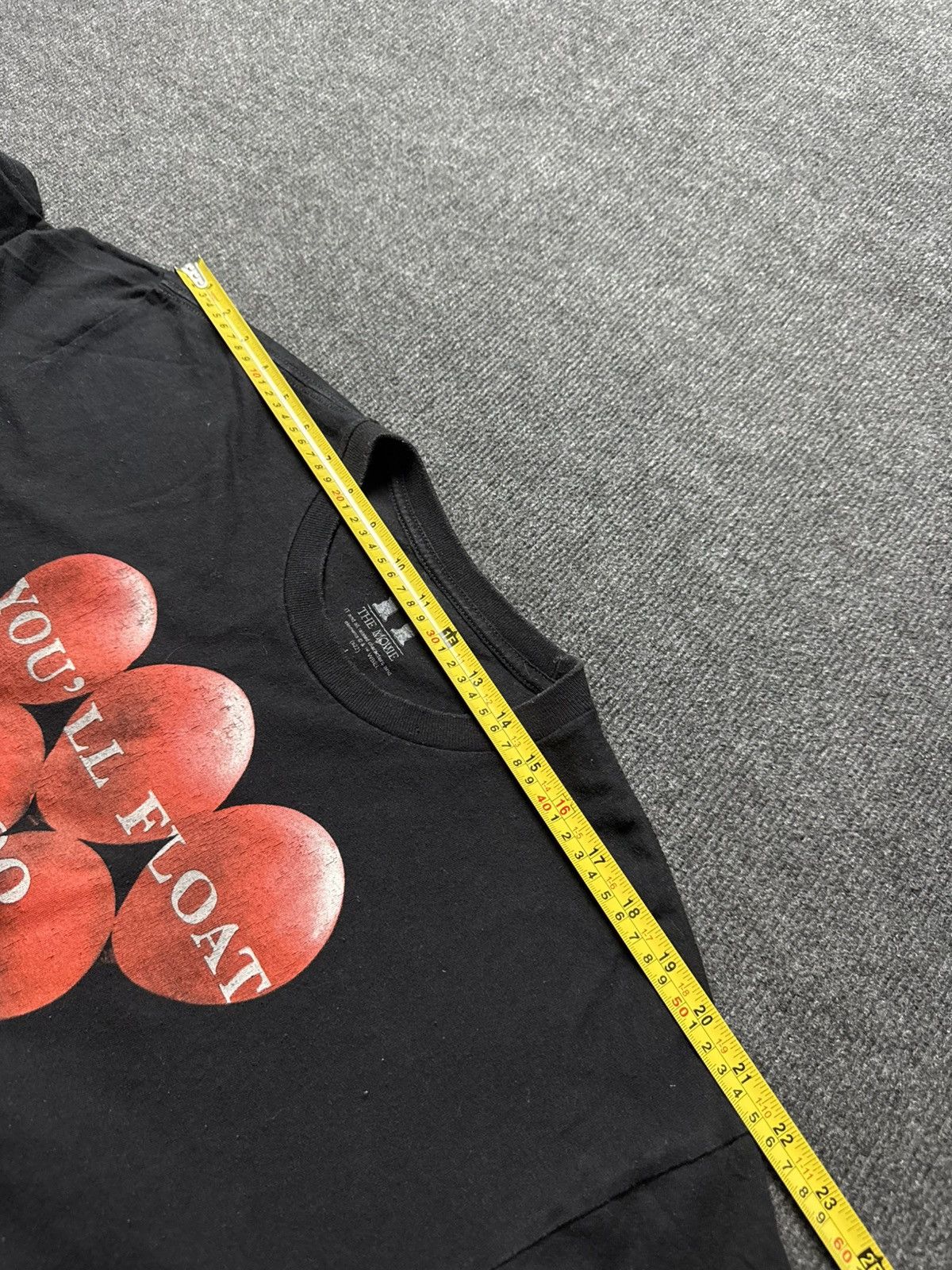 Japanese Brand 2022 IT Horror Movie Pennywise Graphic T-Shirt Size US L / EU 52-54 / 3 - 17 Thumbnail