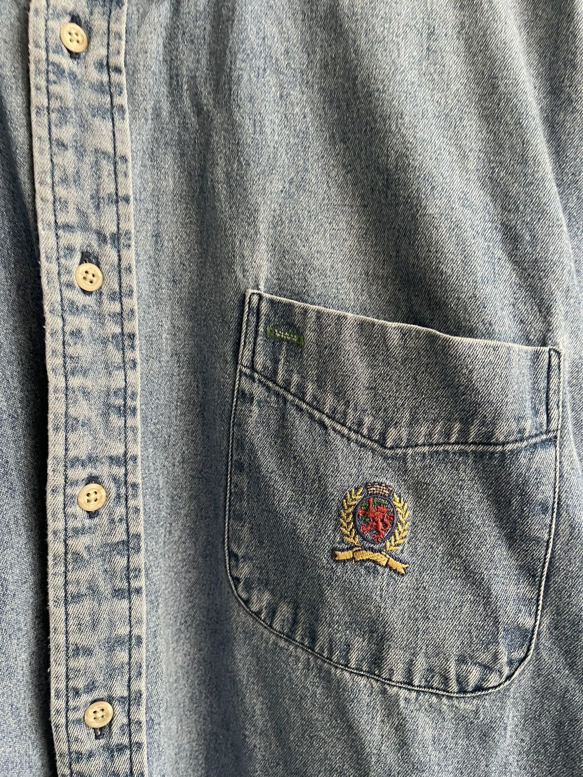 Tommy Hilfiger Vintage Tommy Hilfiger Denim Shirt Size US XL / EU 56 / 4 - 4 Thumbnail