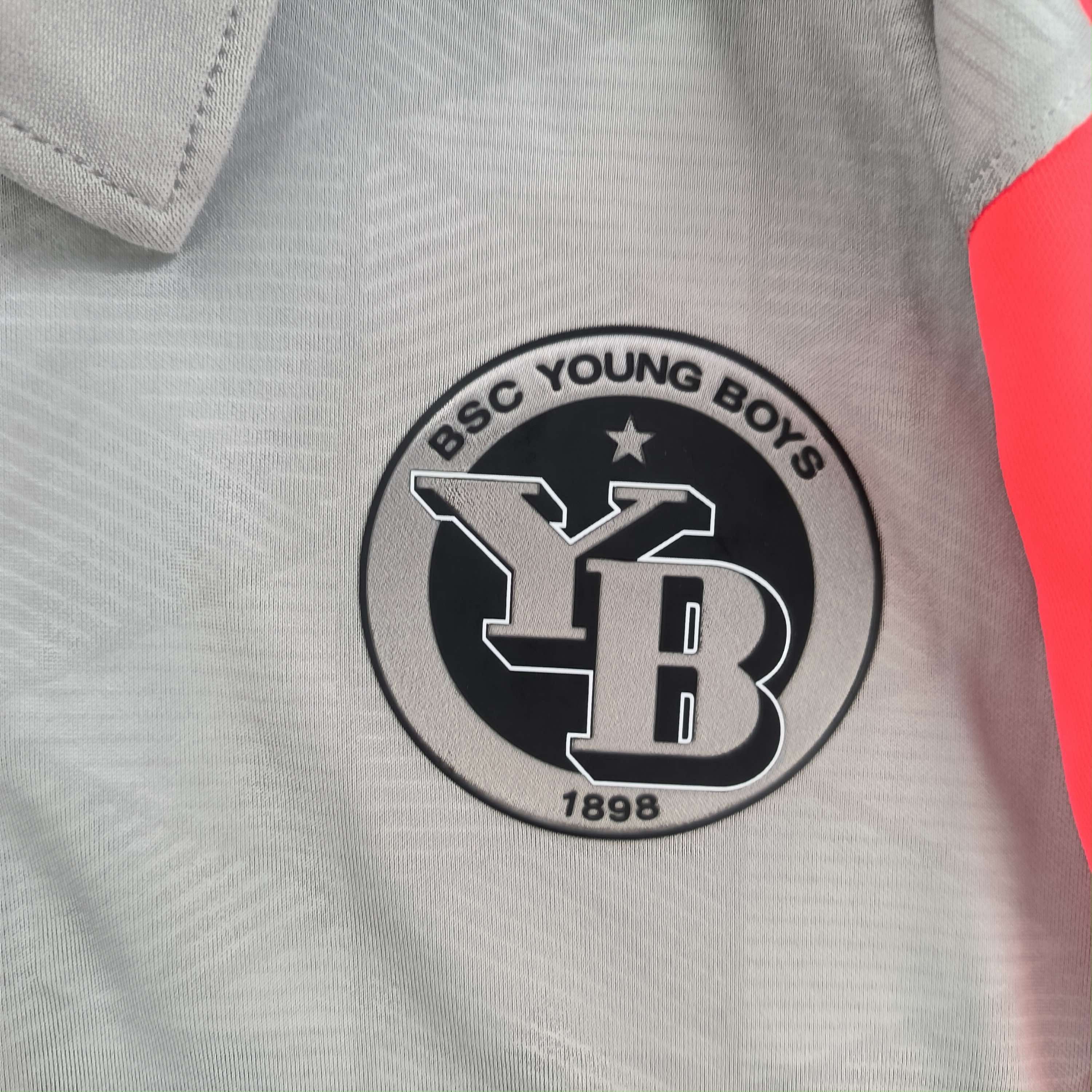 Nike Young Boys 2020-21 Nike away football jersey shirt size L Size US L / EU 52-54 / 3 - 4 Thumbnail