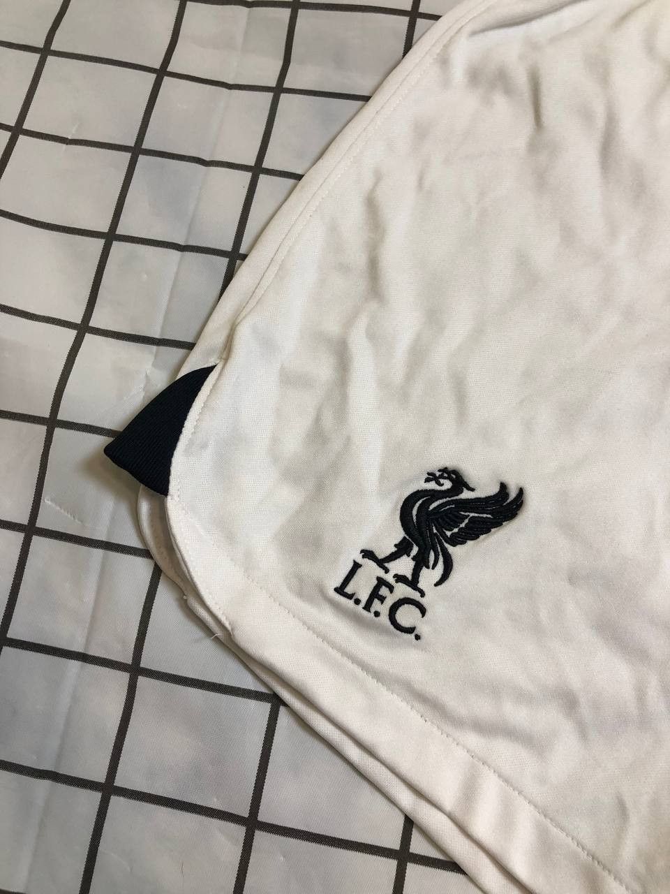 Nike Mens Nike Liverpool Football Club FC ShortsWhite Black Size US 32 / EU 48 - 4 Thumbnail