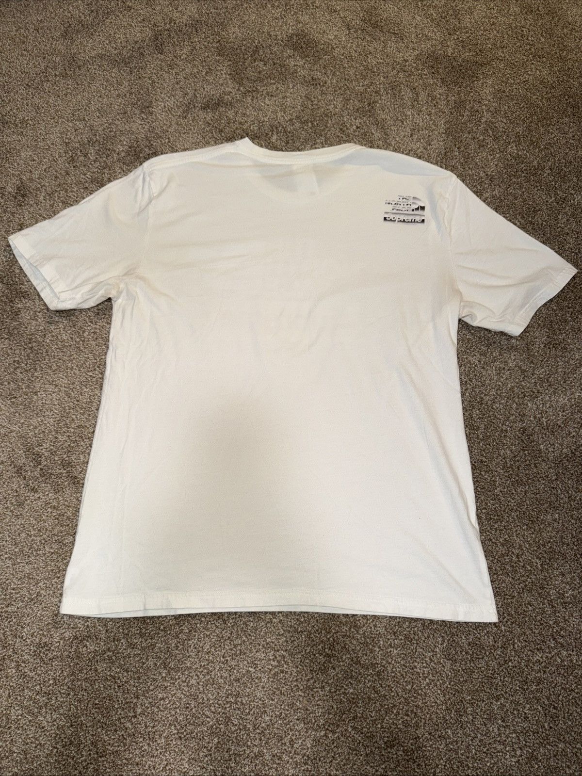 Supreme × The North Face Supreme X The North Face Metallic Logo Tee White Tee Shirt Size US M / EU 48-50 / 2 - 8 Thumbnail
