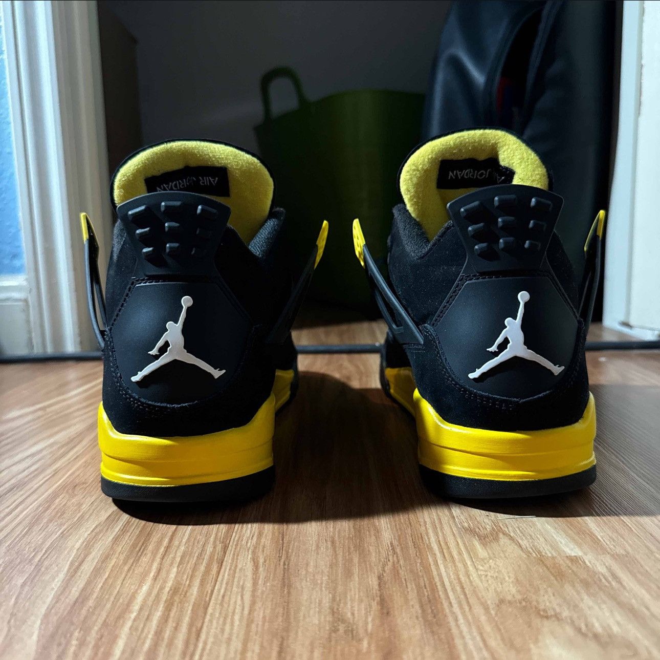 Jordan Brand Jordan 4 Thunder Size 10.5 Size US 10.5 / EU 43-44 - 4 Thumbnail