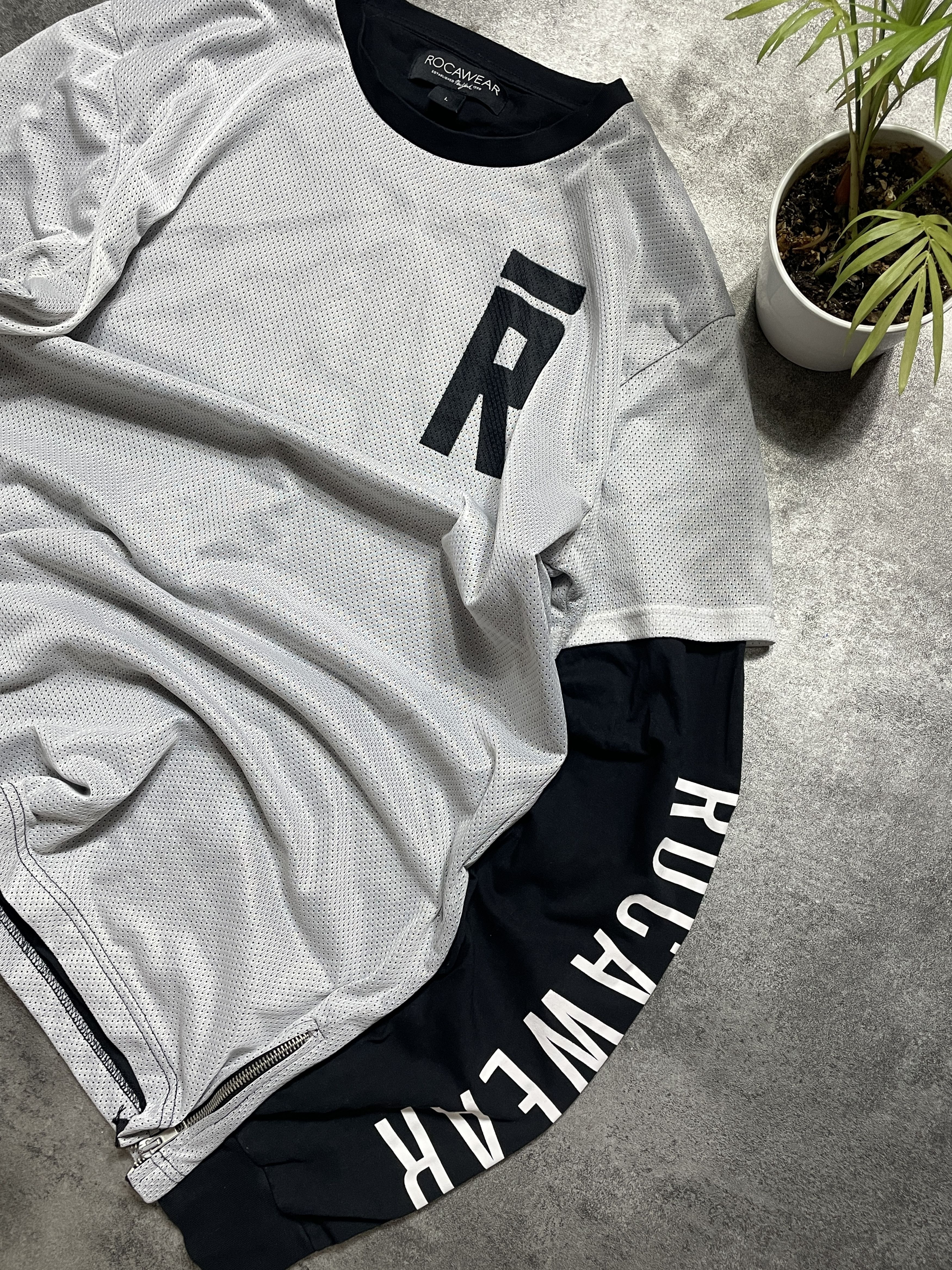 Rocawear ❗️RARE❗️Rocawear Vintage Y2K Longsleeve Tee Spellout Size US L / EU 52-54 / 3 - 2 Thumbnail