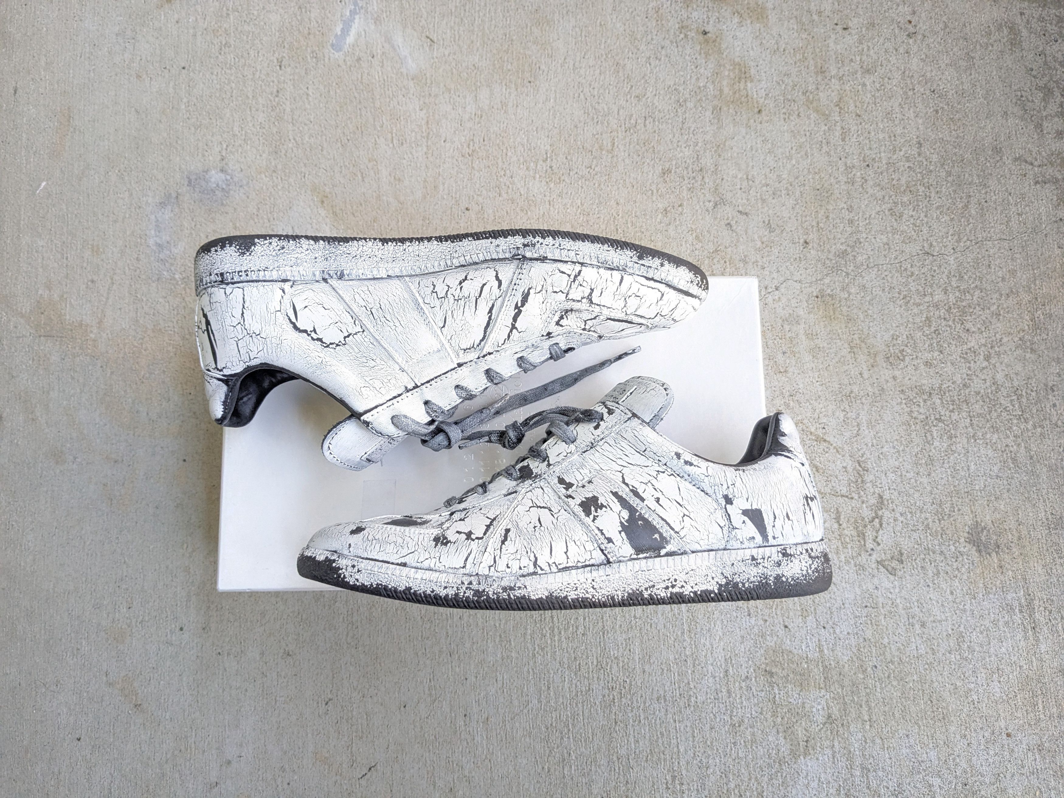 Maison Margiela Gat White 8 41 Paint Low Tops Black Leather Shoes, Men's