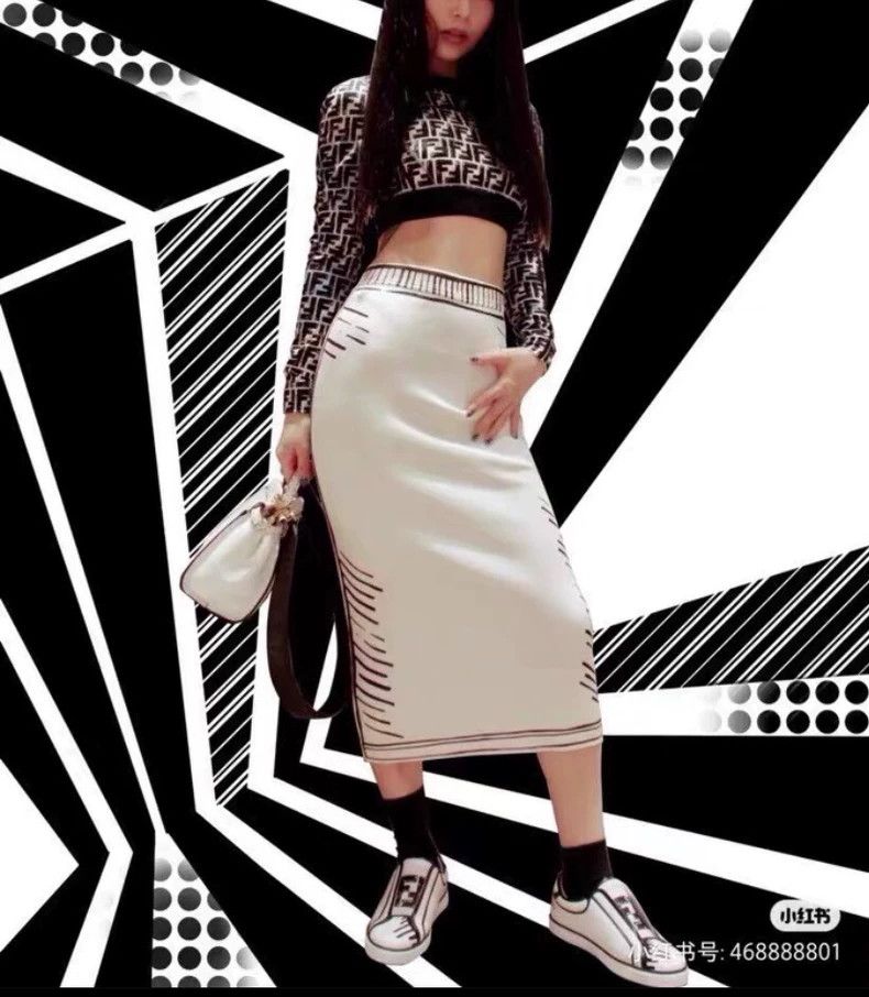 Fendi FENDI Women's black line graffiti knitted half-skirt White Size 24" / US 00 / IT 34 - 9 Thumbnail