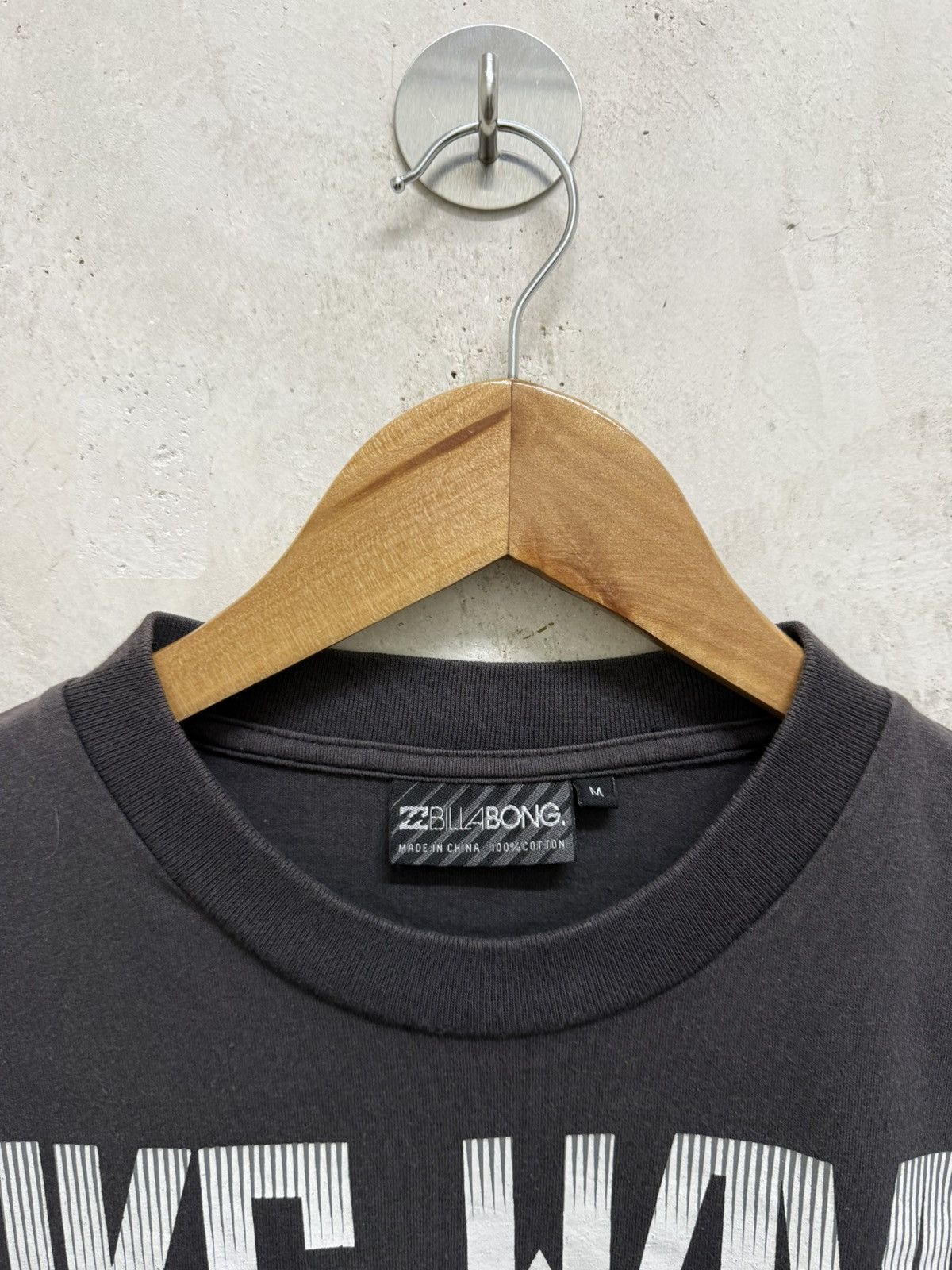 Billabong Thrashed Faded 2000s Billabong Surf Tees Size US M / EU 48-50 / 2 - 7 Thumbnail
