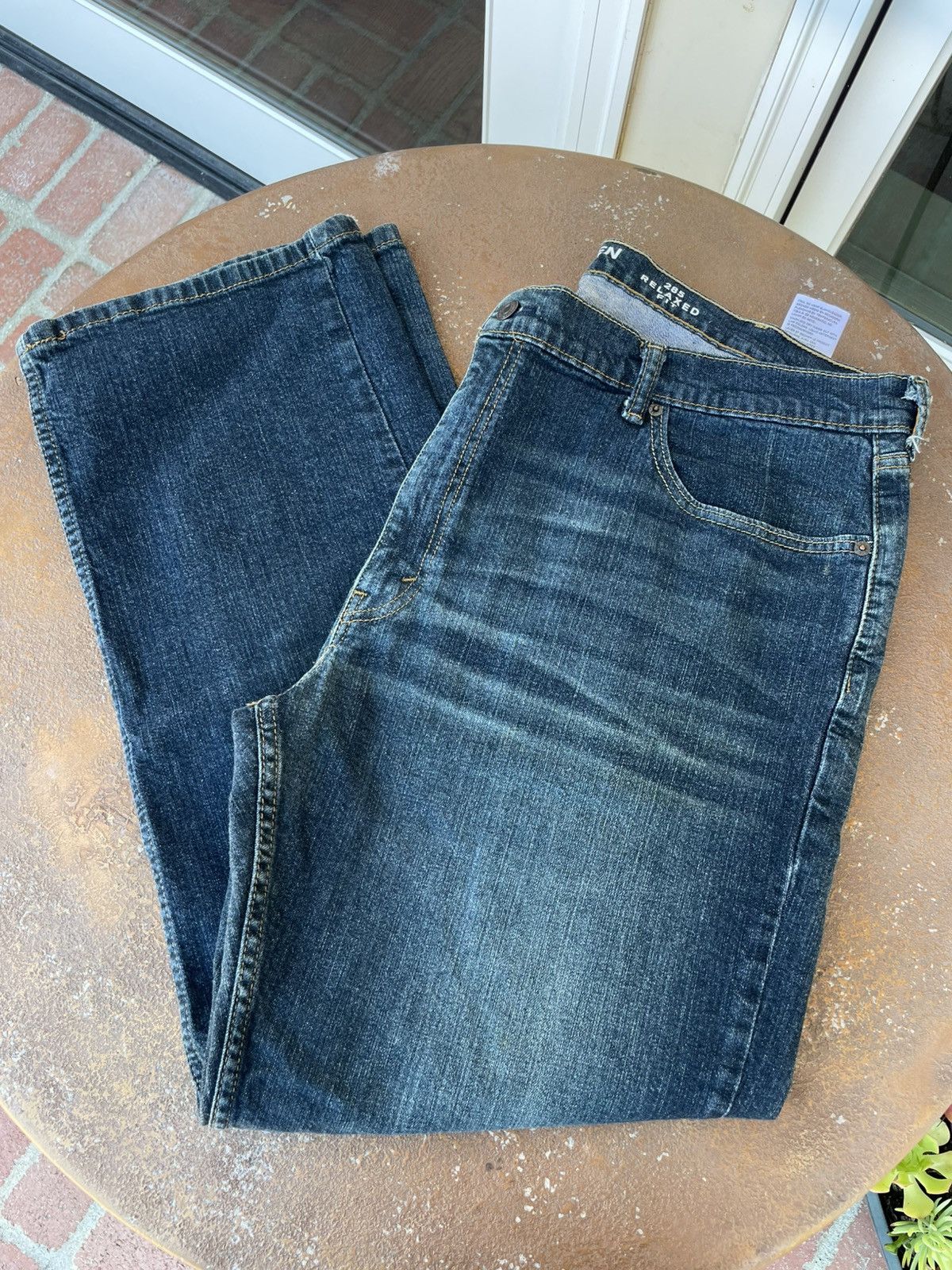 Levi's Men’s dark faded wash DENIZEN Levis size 42 x 32 Size US 42 / EU 58 - 1 Thumbnail