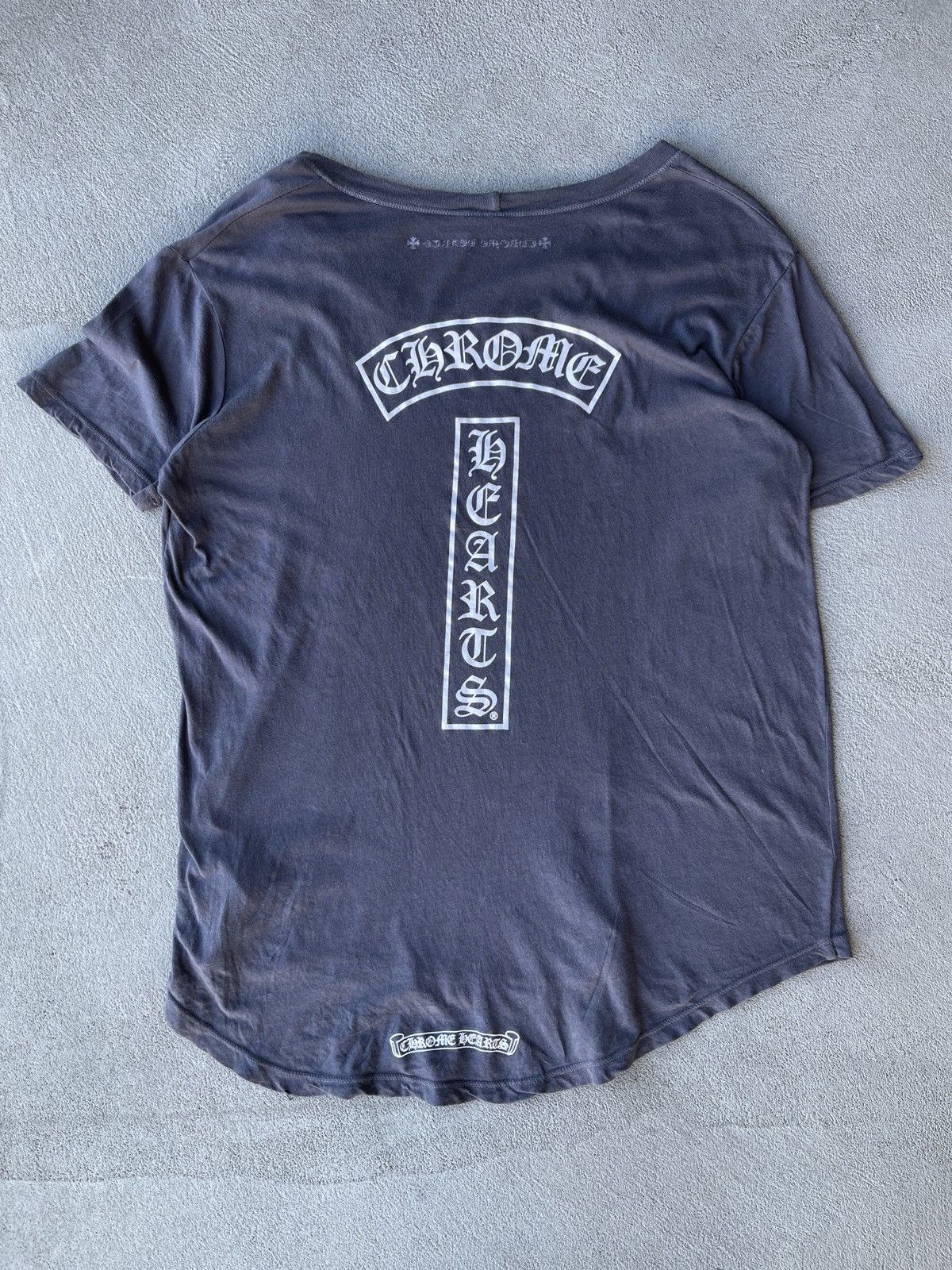 image of Steal! 2010S Chrome Hearts Horseshoe Back Cross Logo Tee in Grey, Men's (Size Small)