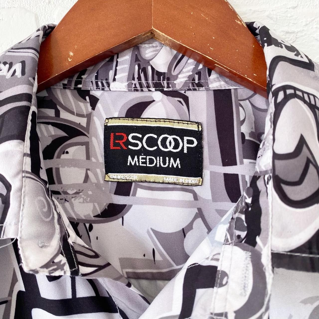 Other Black white and gray Y2K vintage button up size medium Size US M / EU 48-50 / 2 - 5 Thumbnail