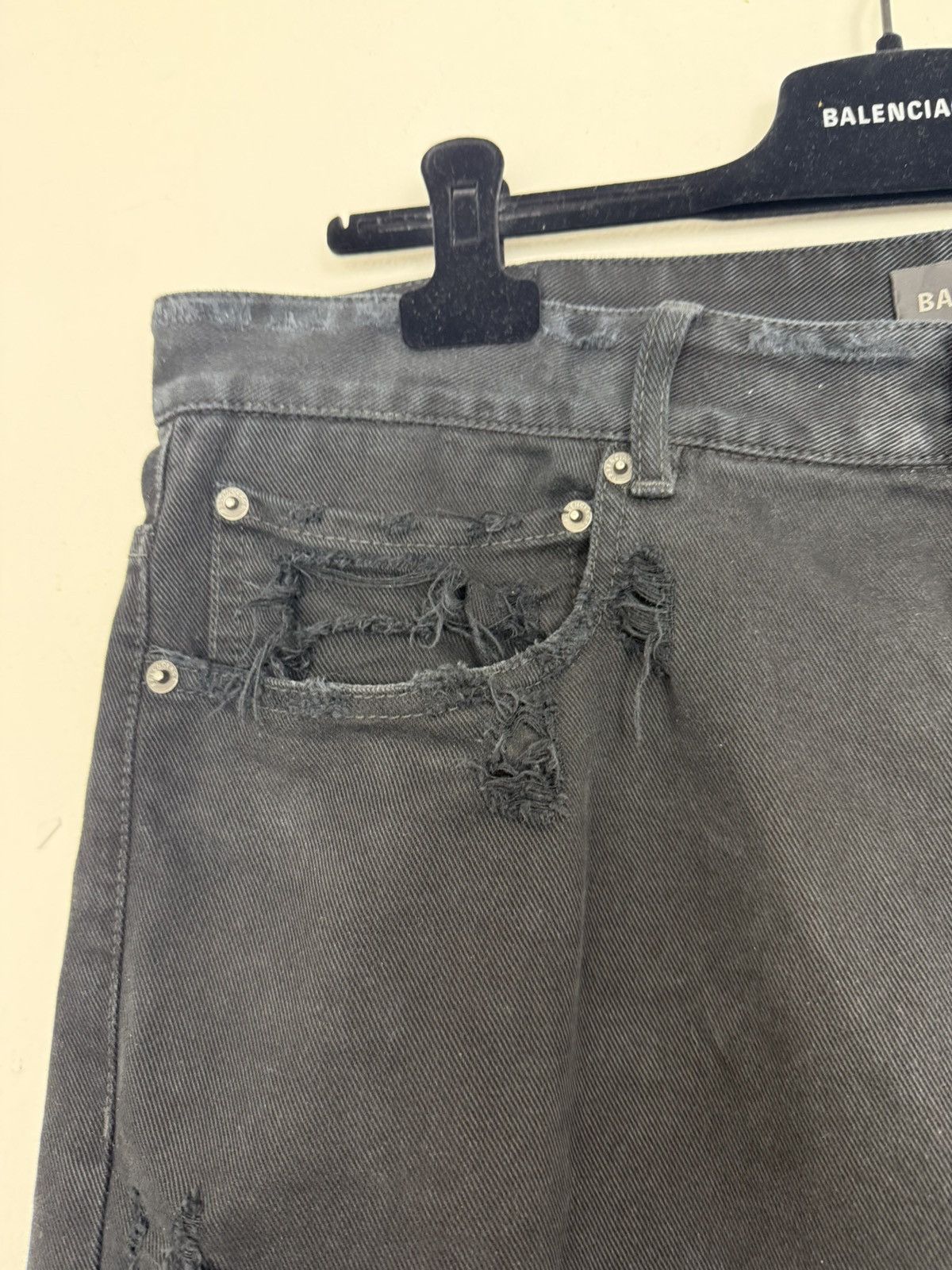 Balenciaga Balenciaga distressed denim jean shorts black Size US 39 - 3 Thumbnail